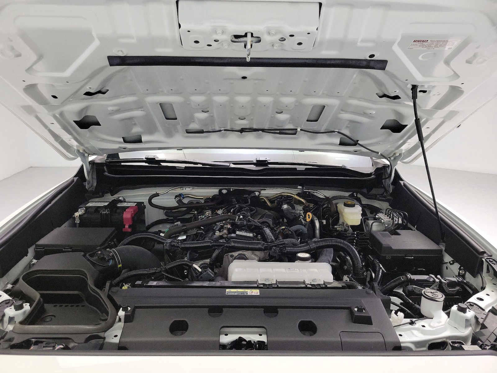 2025 Toyota Tacoma SR - Photo 21
