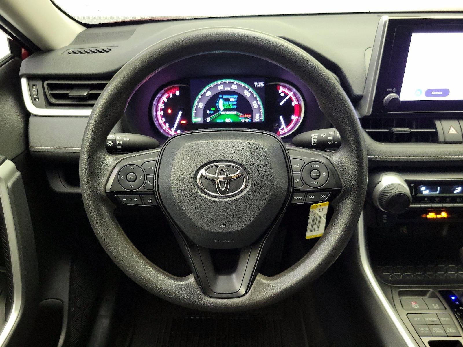 2025 Toyota RAV4 LE - Photo 11