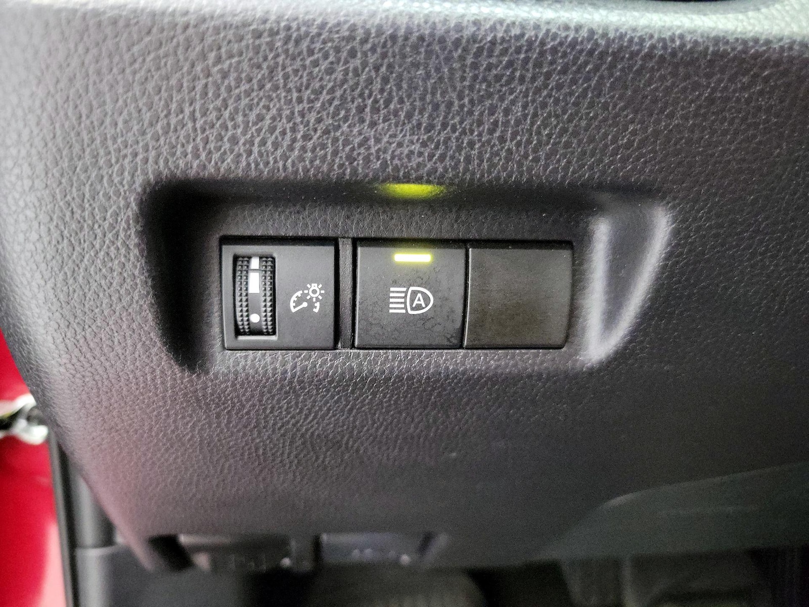 2025 Toyota RAV4 LE - Photo 14