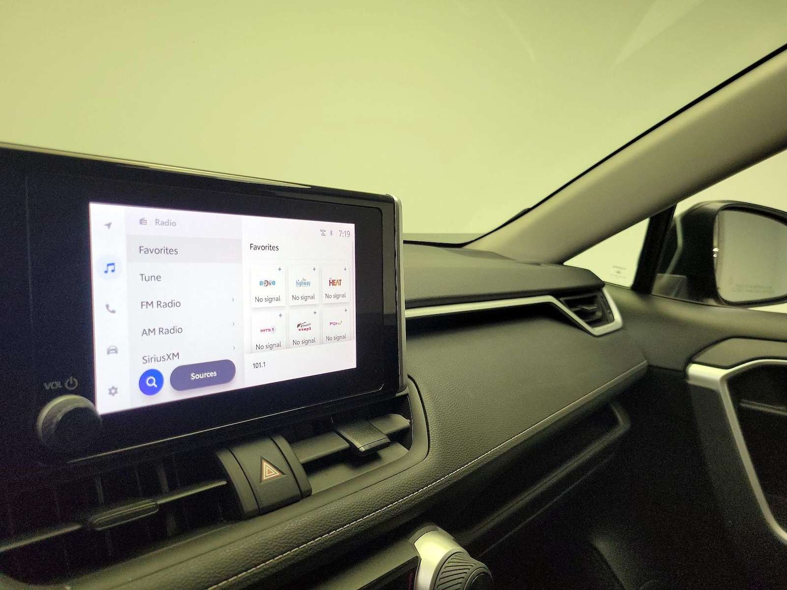 2025 Toyota RAV4 LE - Photo 16