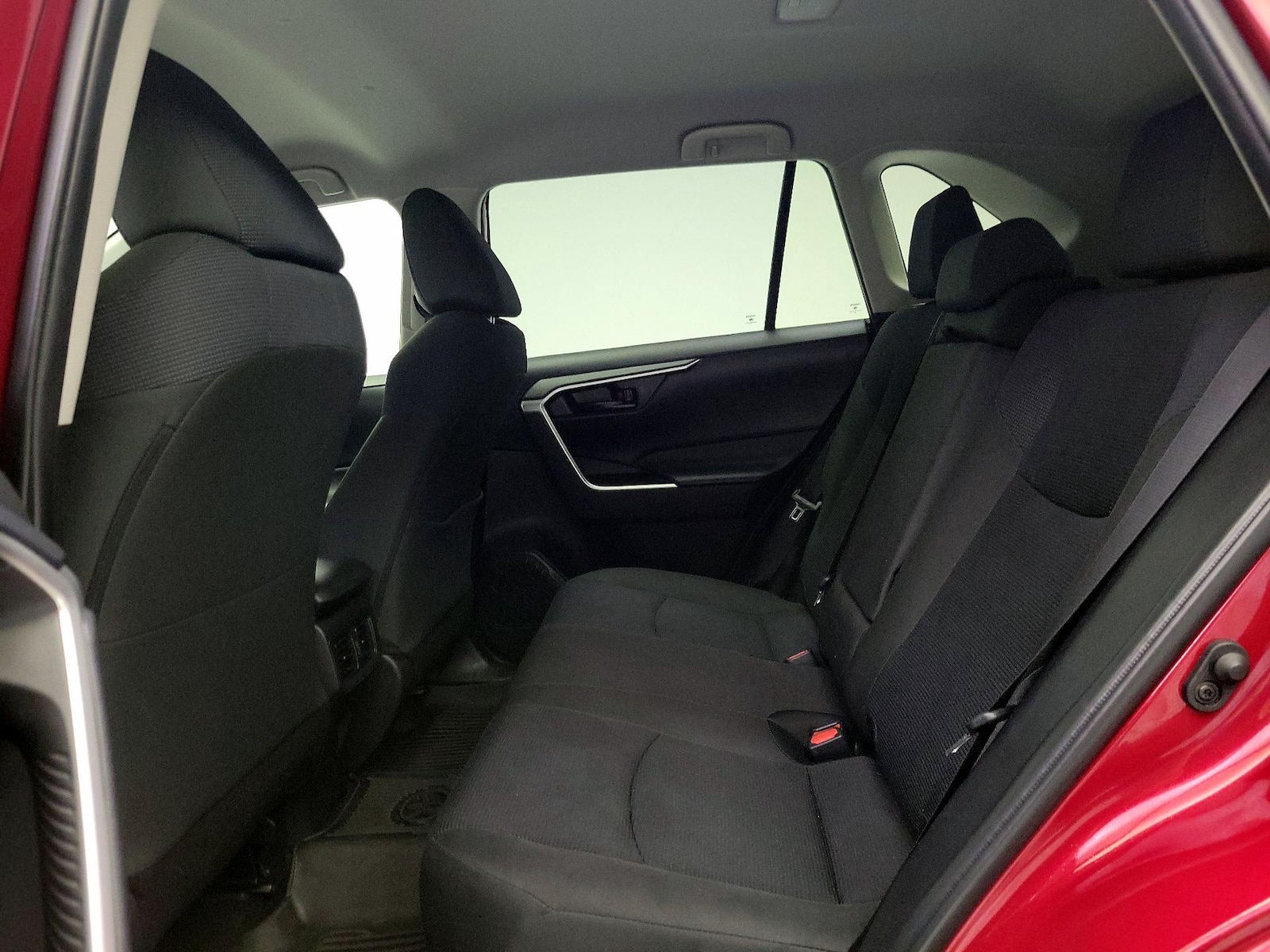 2025 Toyota RAV4 LE - Photo 20