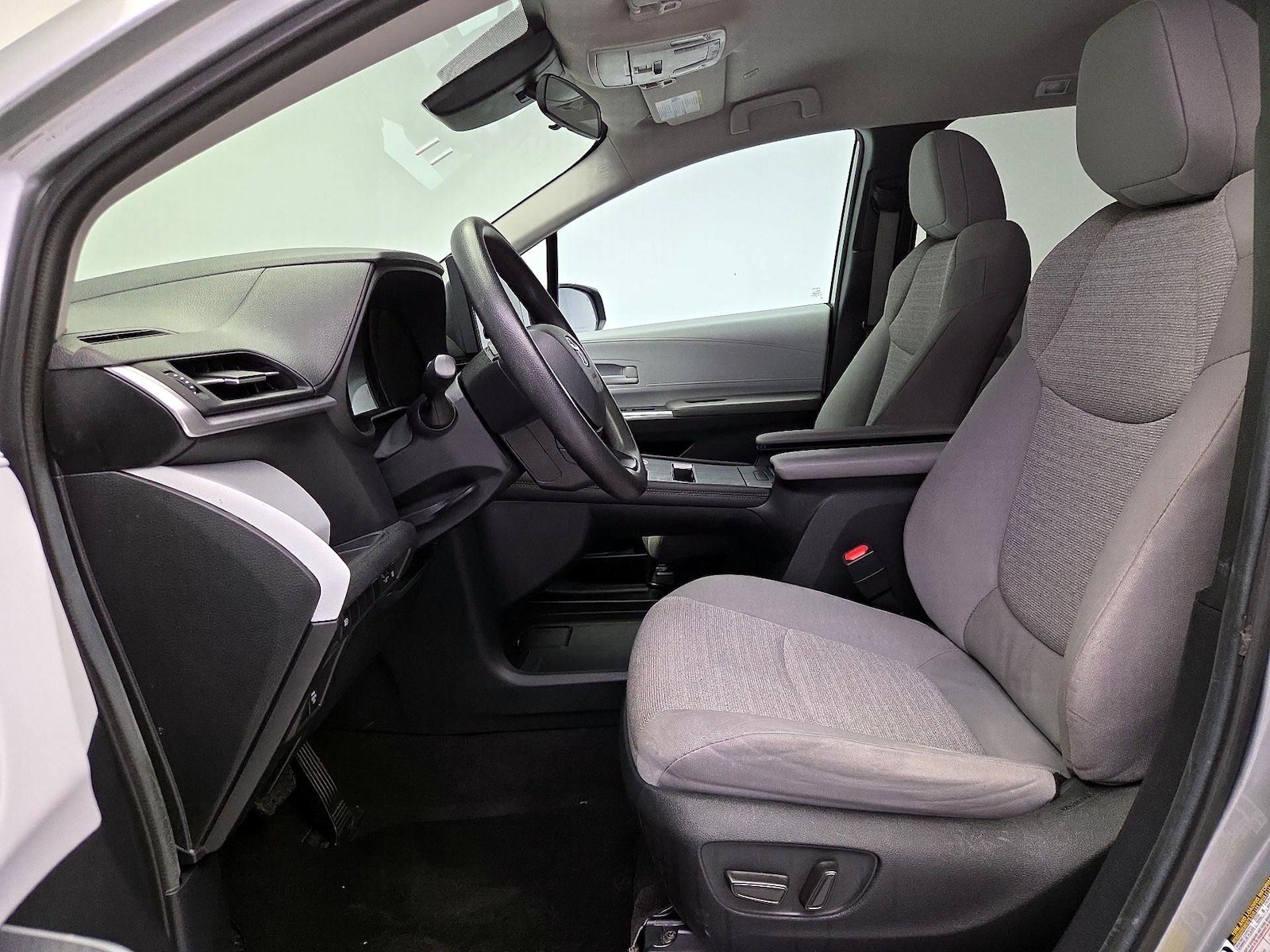 Power Seat(s) & Side Airbags