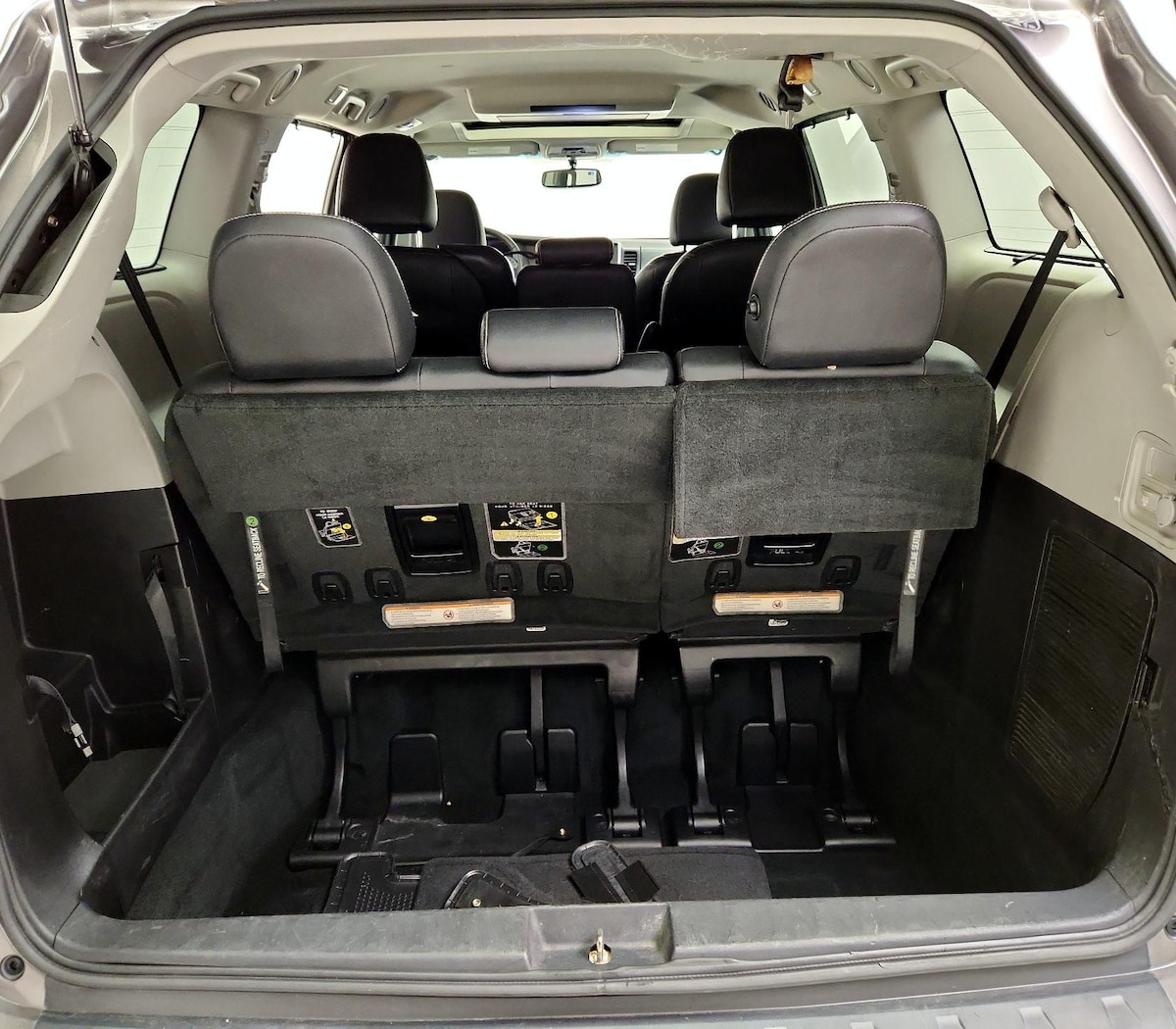 Trunk/Cargo (Seats Up)