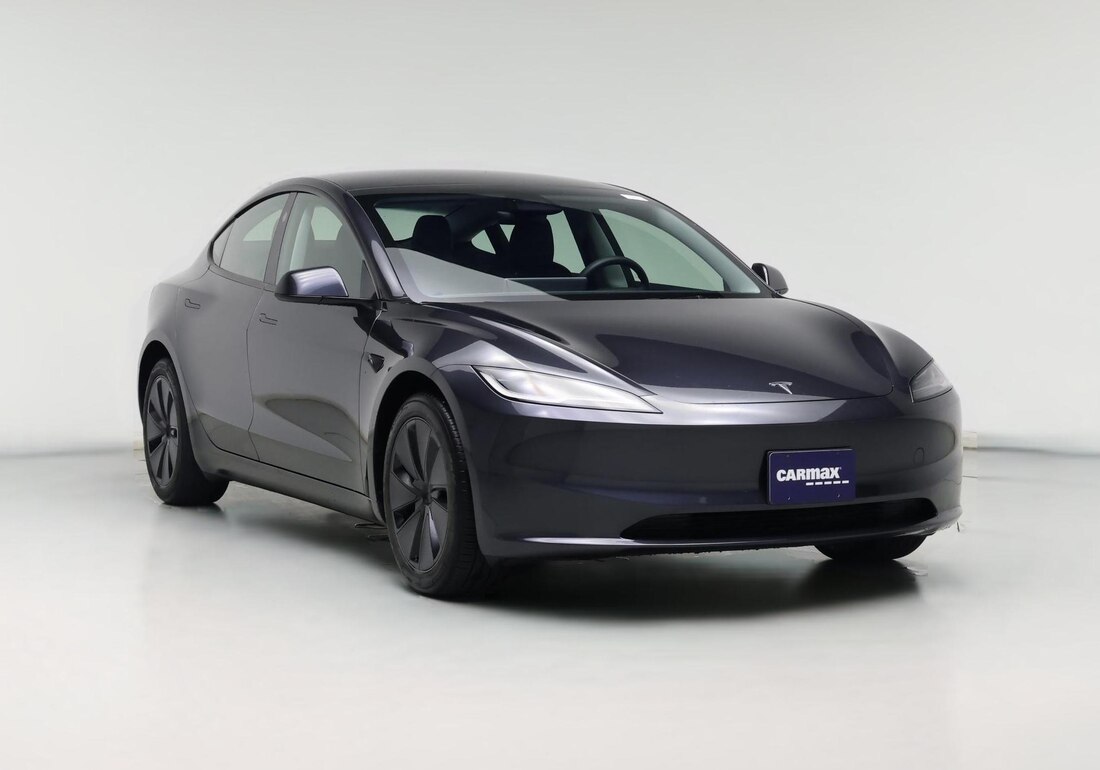 2025 Tesla Model 3 Long Range Rear-Wheel Drive in Gray — CarMax photo