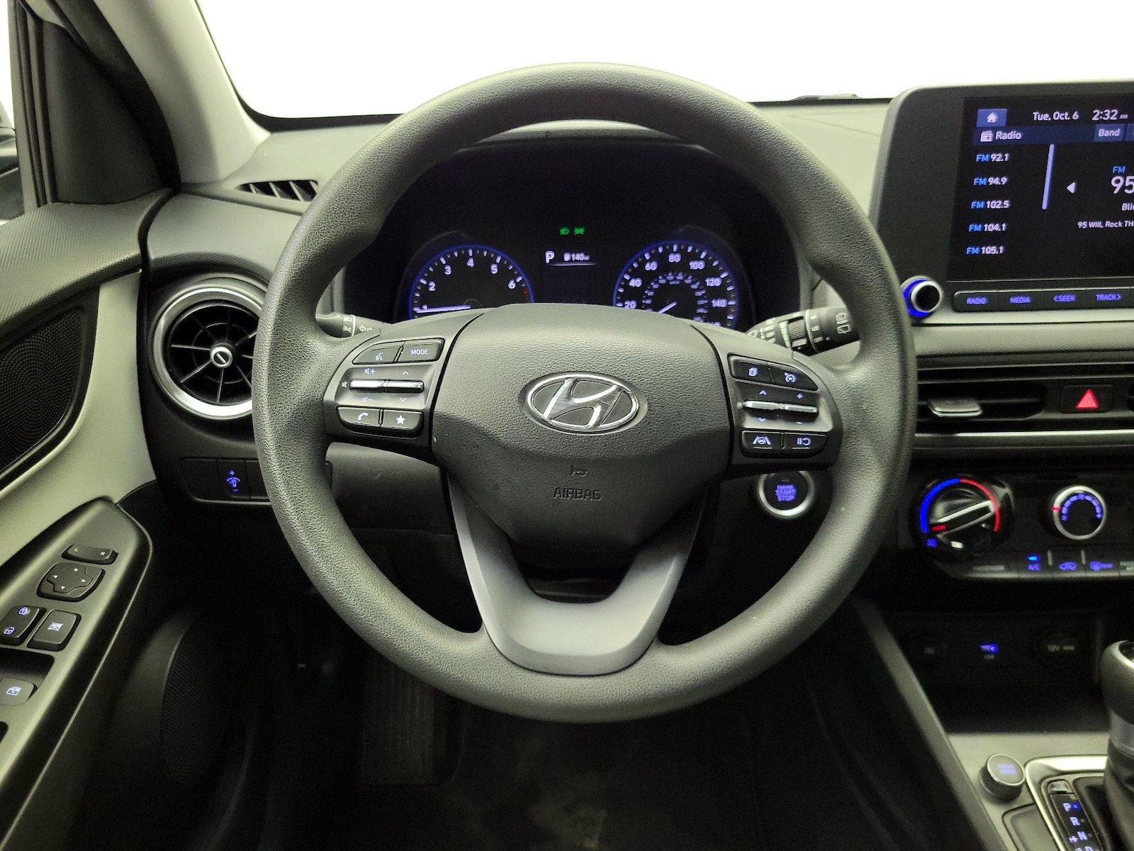 2023 Hyundai Kona SEL - Photo 11
