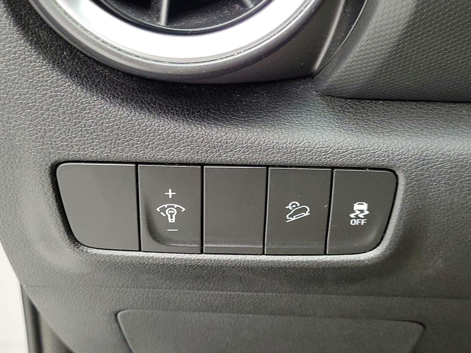 2023 Hyundai Kona SEL - Photo 14