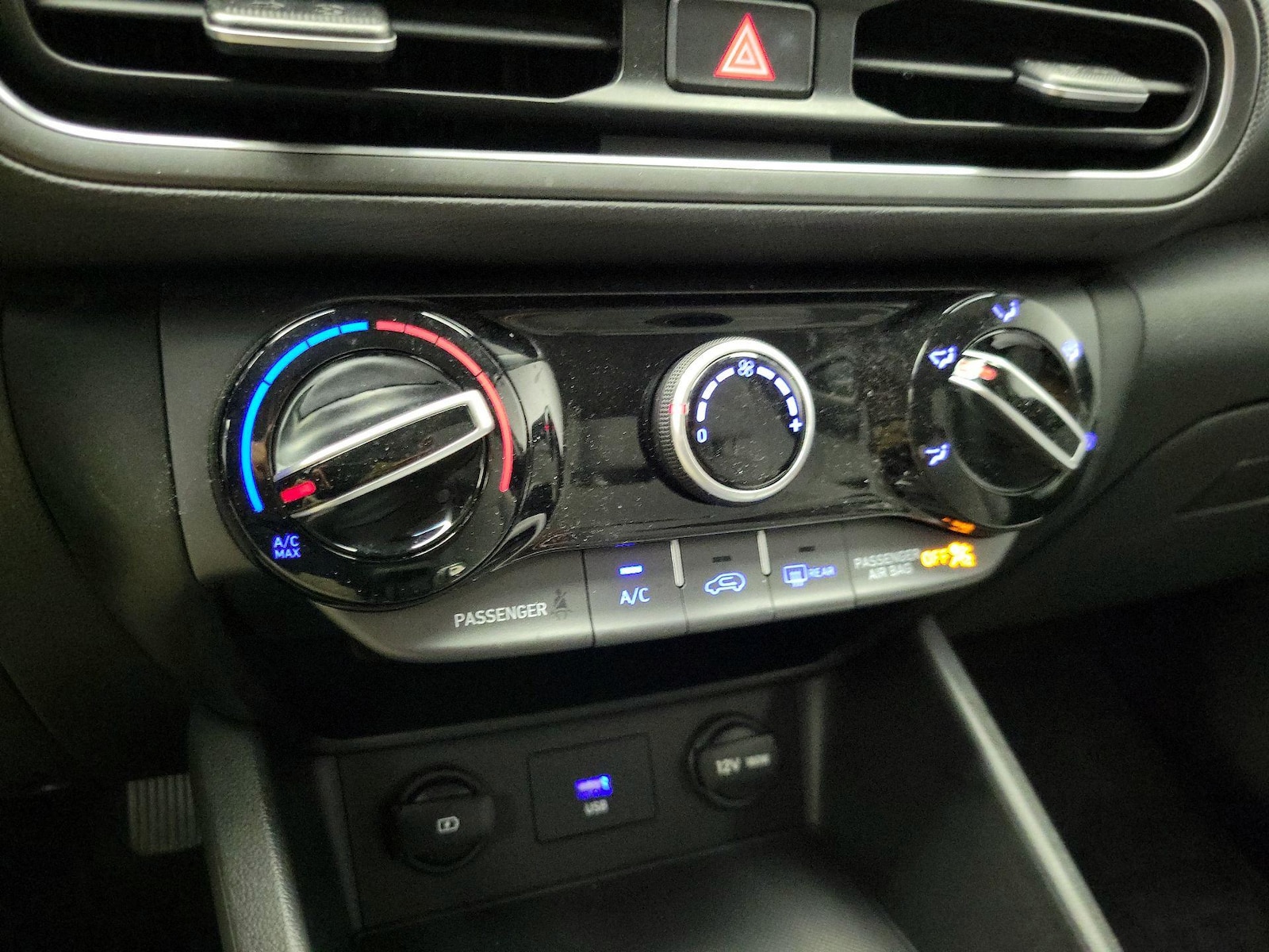 2023 Hyundai Kona SEL - Photo 17