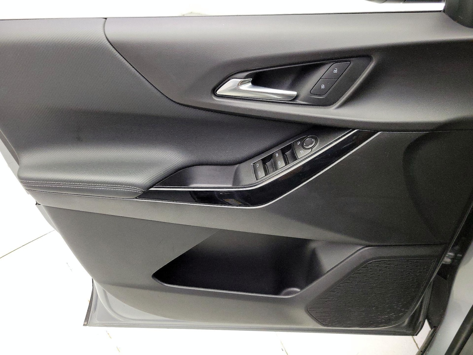 2026 Chevrolet Equinox LT - Photo 13