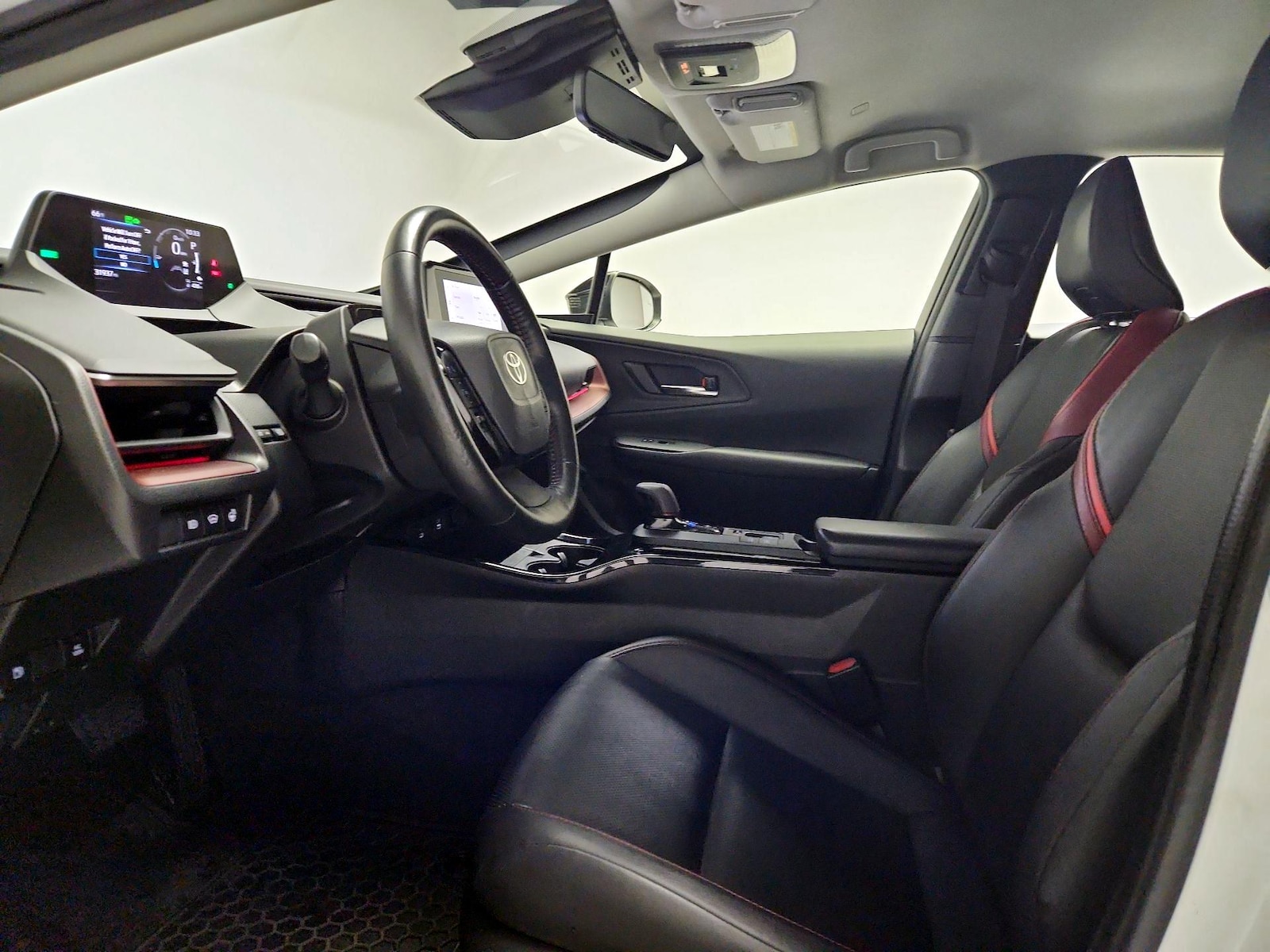 Side Airbags & Leatherette Seats