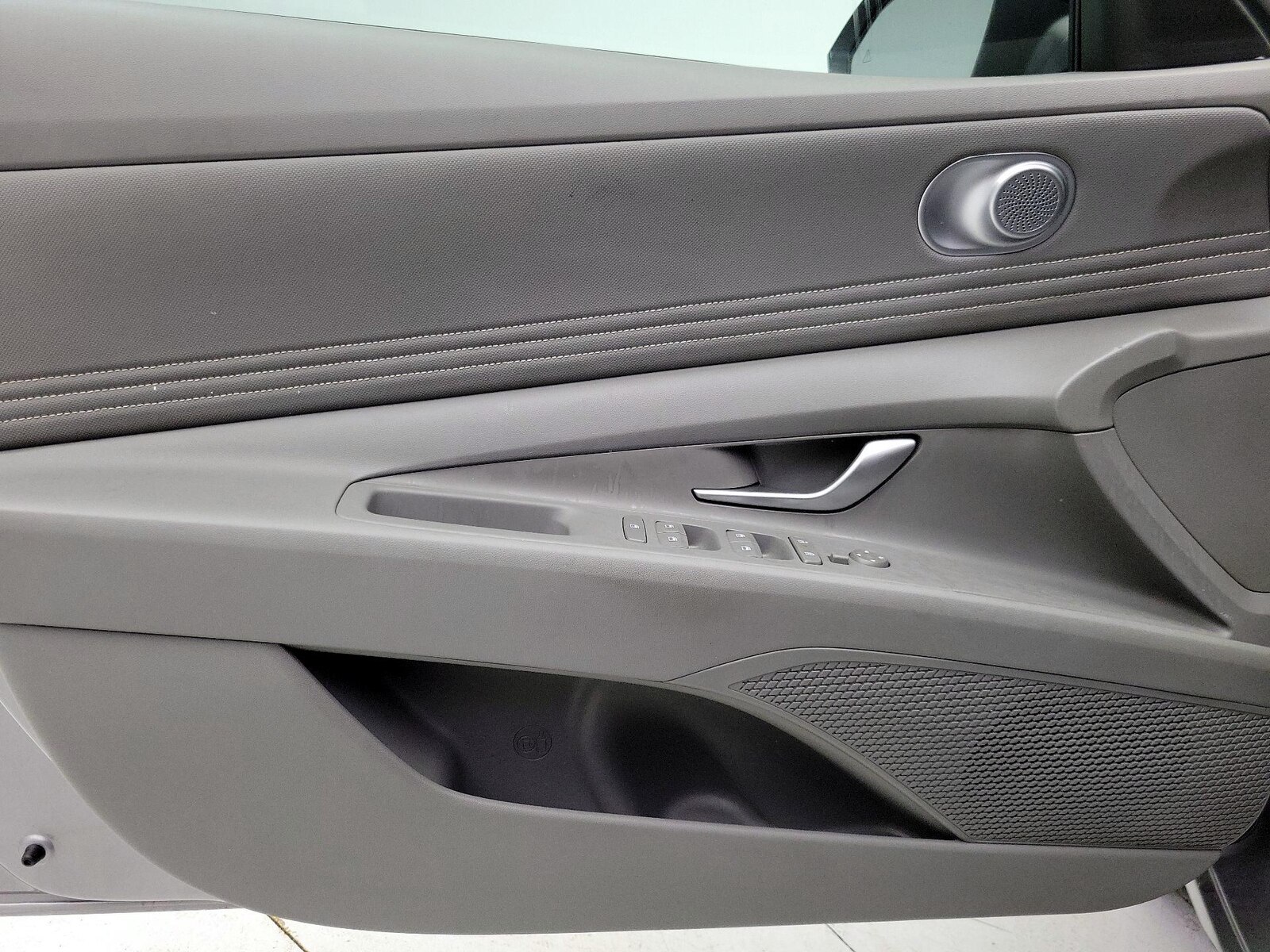 2026 Hyundai Elantra SEL Sport - Photo 13