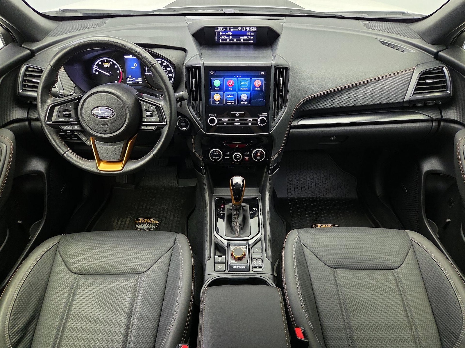 Apple CarPlay® & Android Auto™
