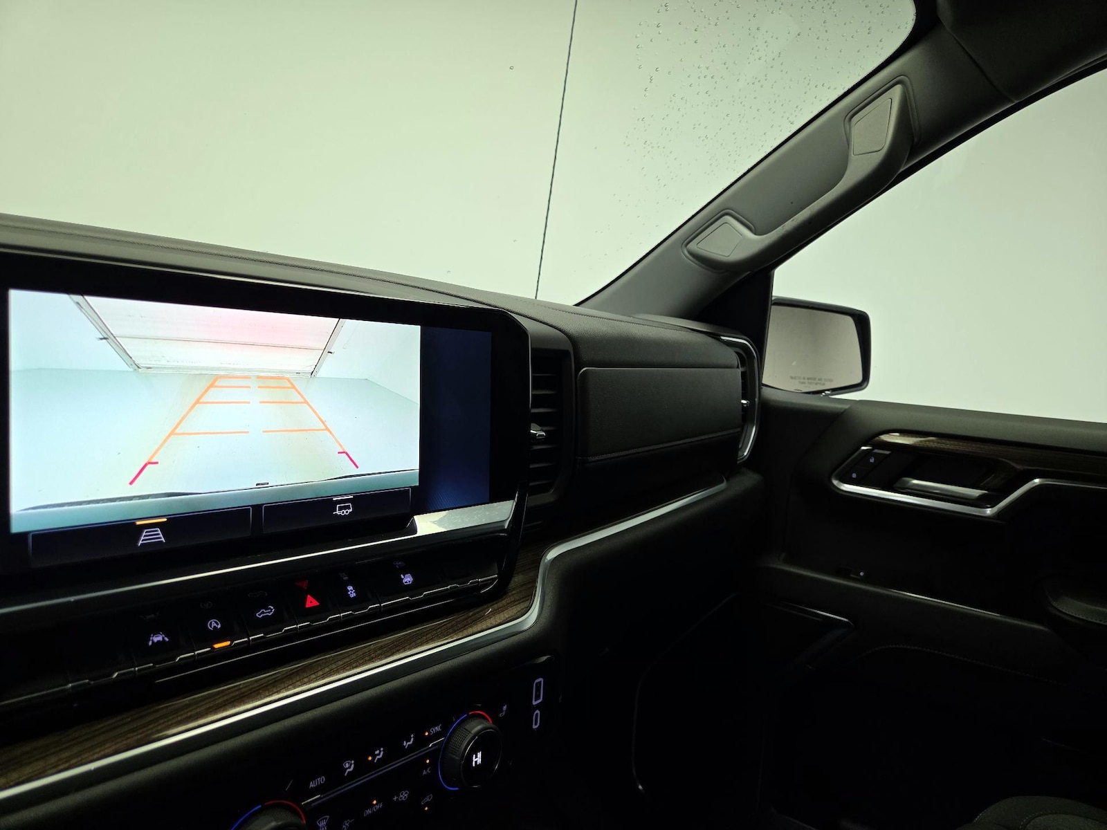 2024 Chevrolet Silverado 1500 LT - Photo 15