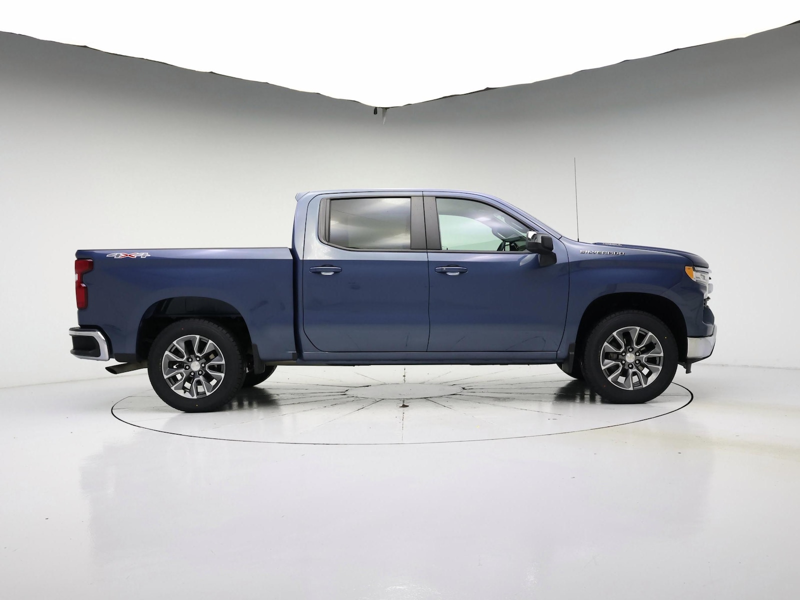 2024 Chevrolet Silverado 1500 LT - Photo 8