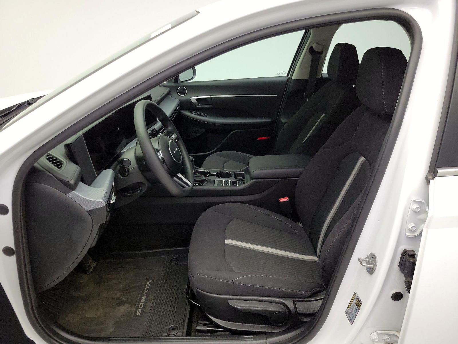 2025 Hyundai Sonata SE - Photo 12
