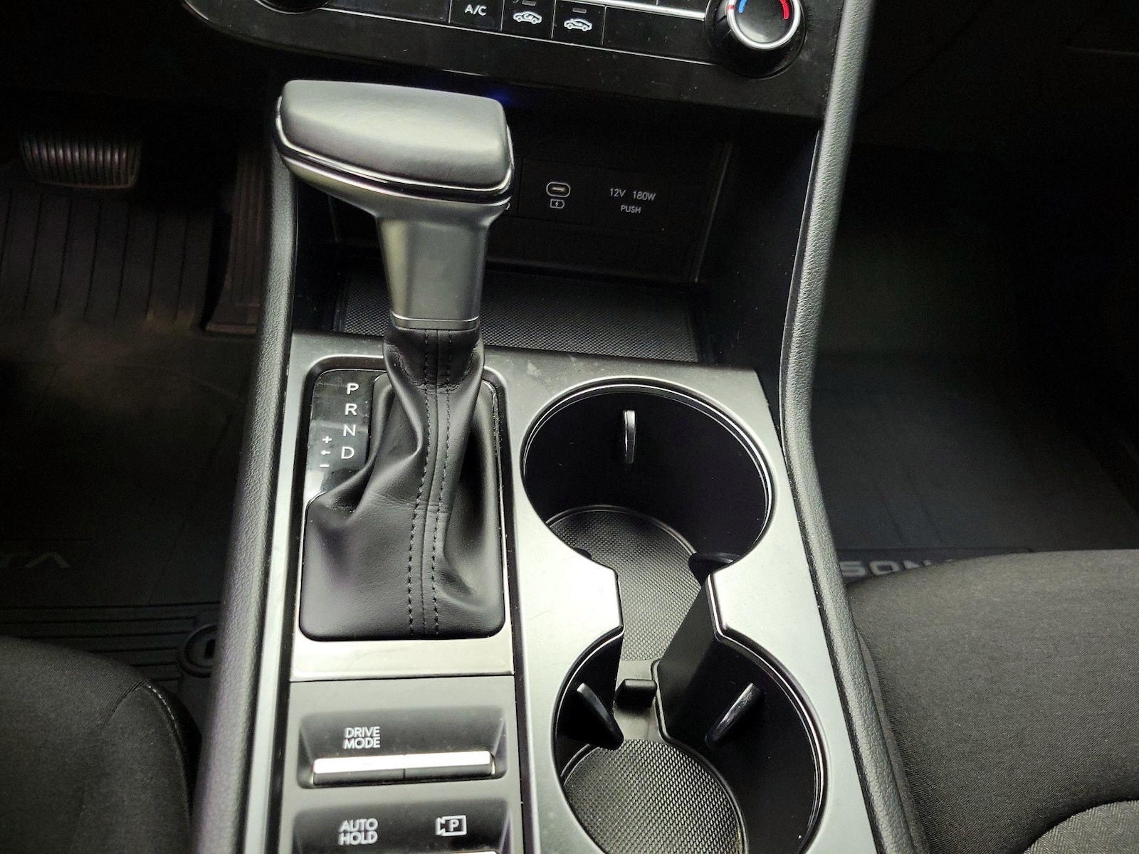 2025 Hyundai Sonata SE - Photo 18