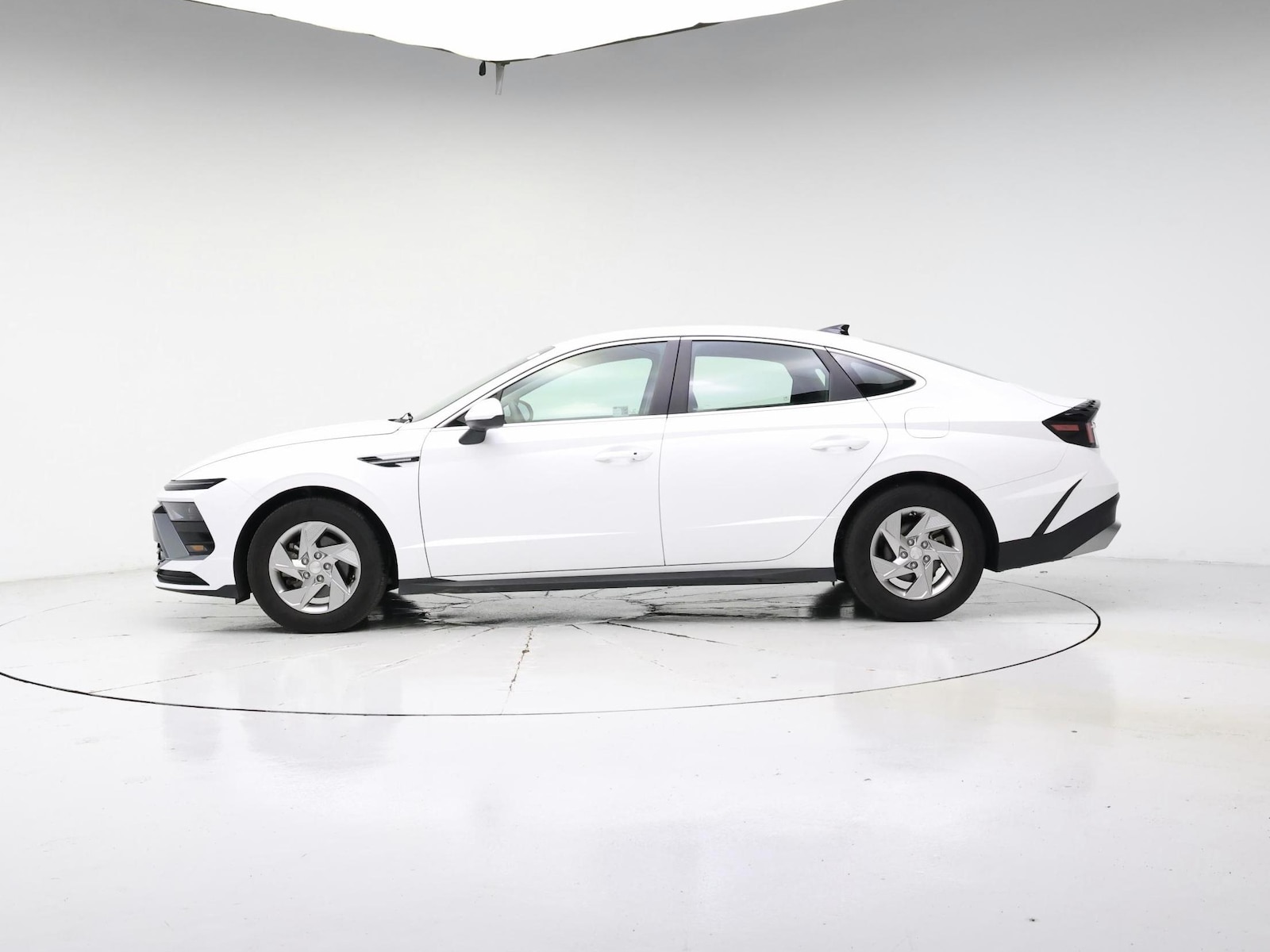 2025 Hyundai Sonata SE - Photo 8