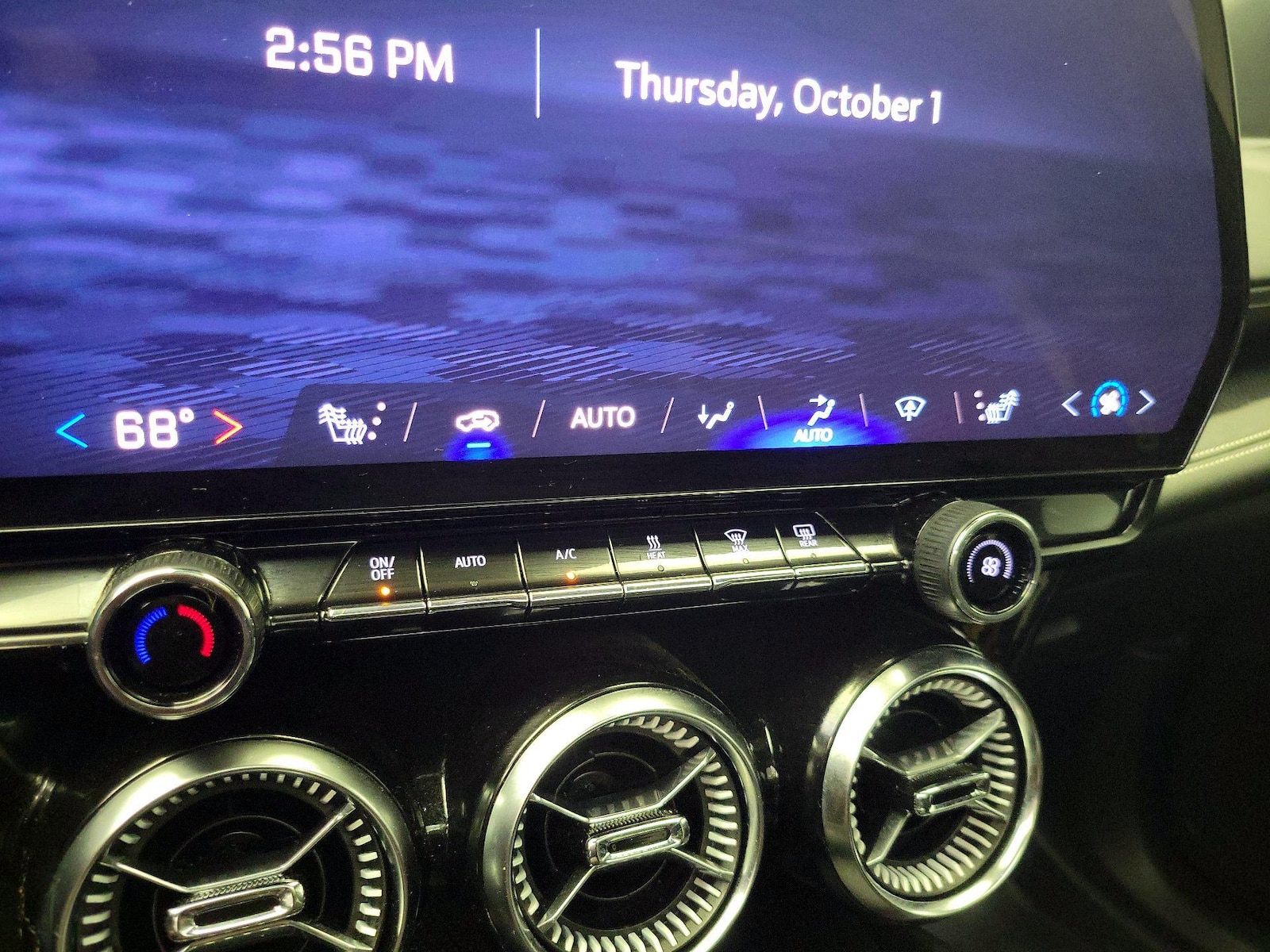 2024 Chevrolet Blazer EV LT - Photo 17