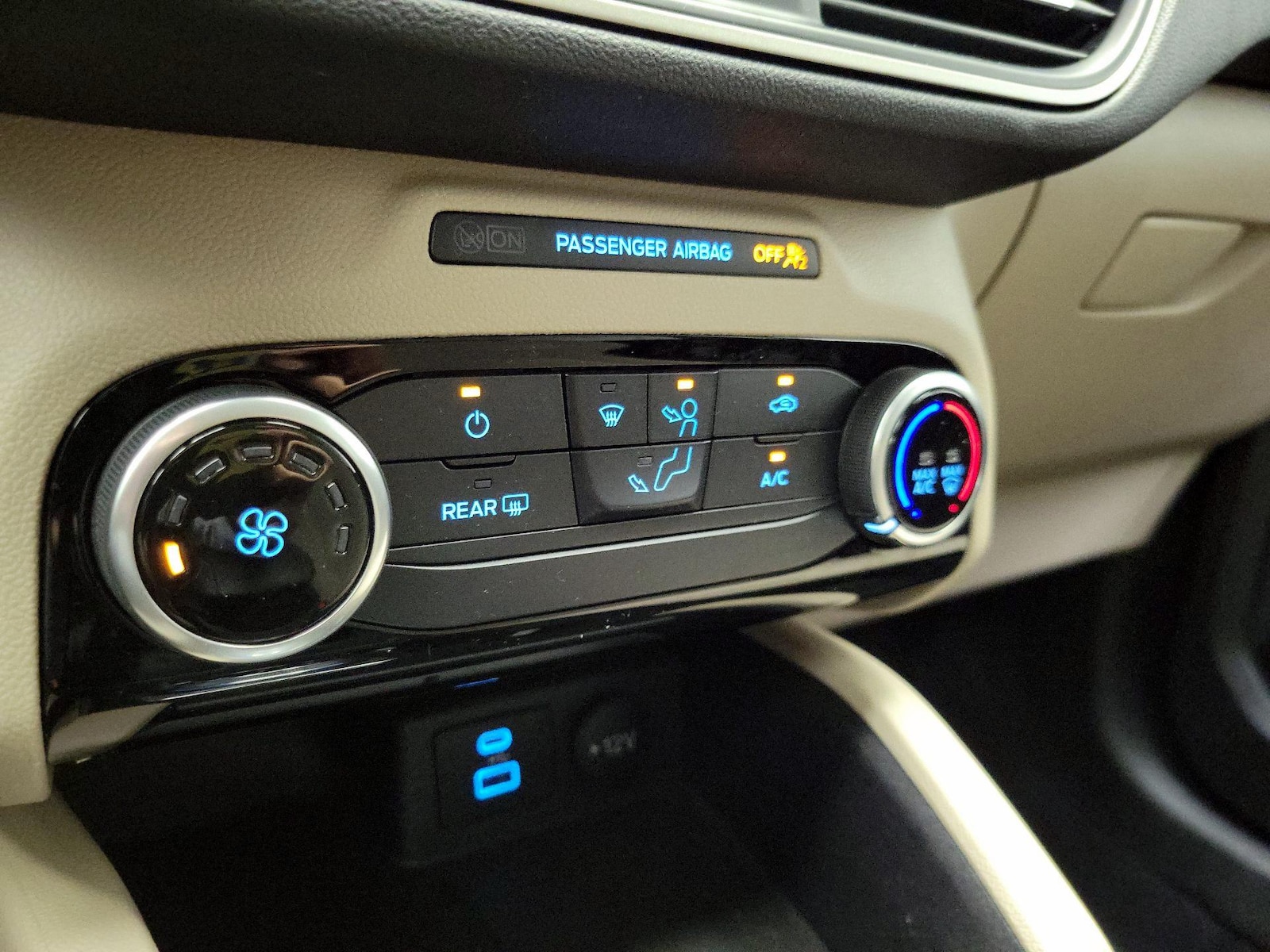 2022 Ford Escape SE - Photo 17