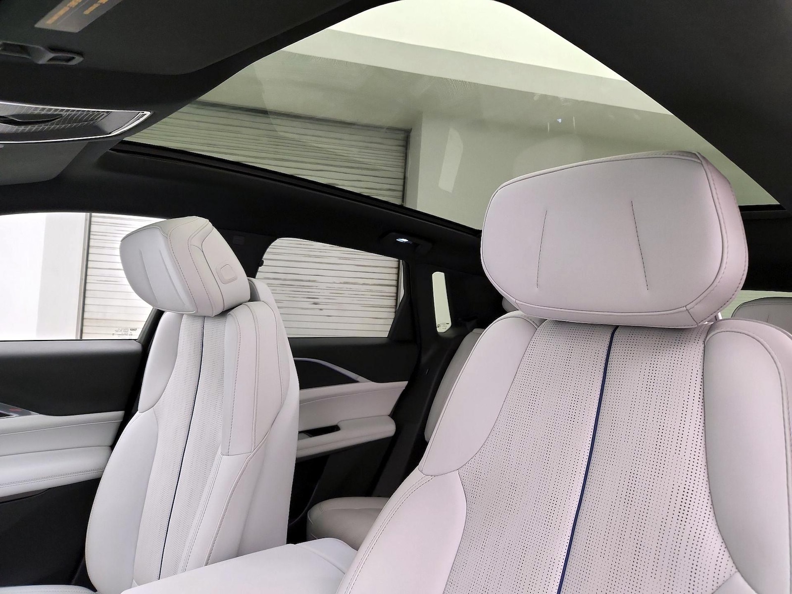 Skylight(s) & Overhead Airbags