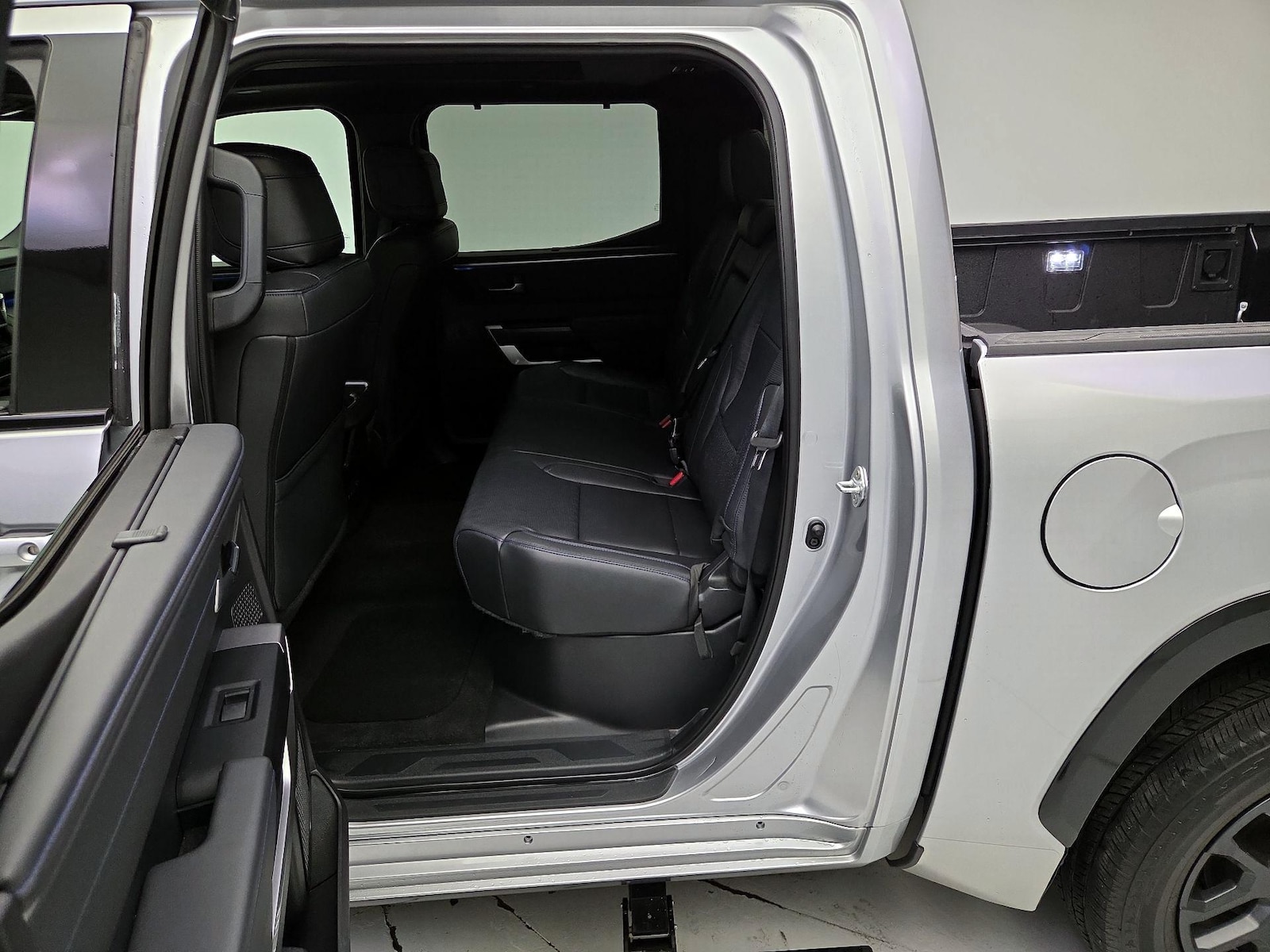 Rear A/C Seat(s)