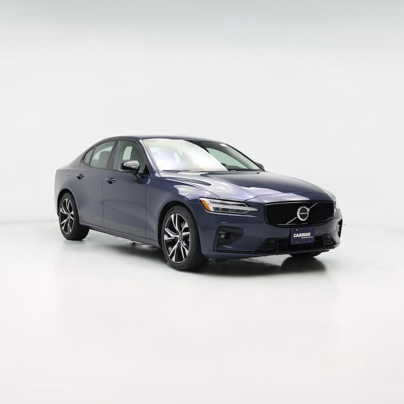 2024 Volvo S60 B5 Plus Dark Theme