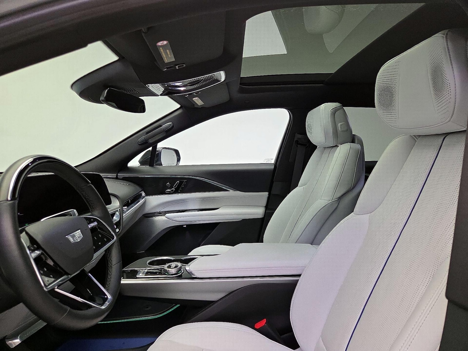 Panoramic Sunroof & Skylight(s)