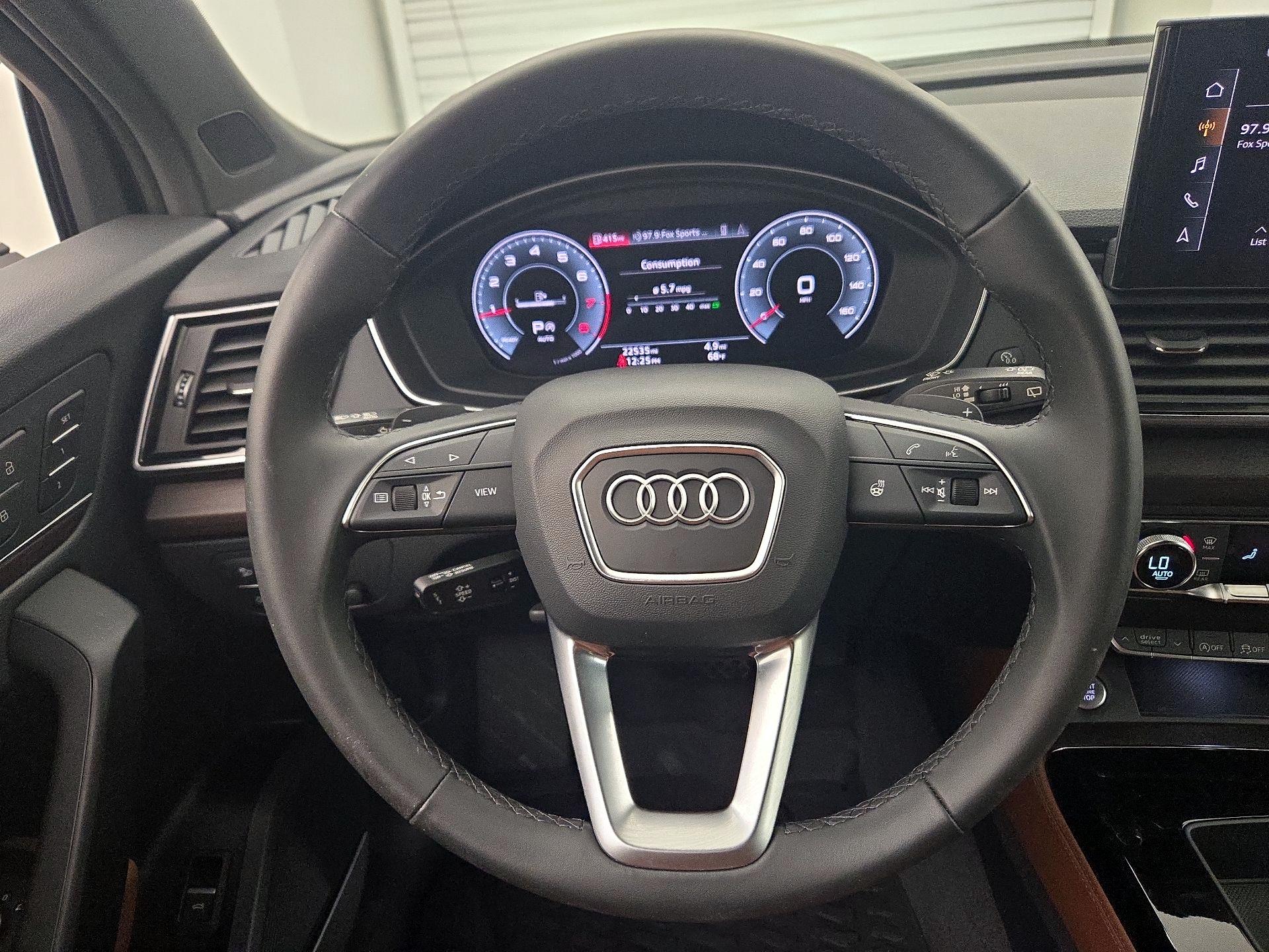 Thumbnail: 2023 Audi Q5 - 10