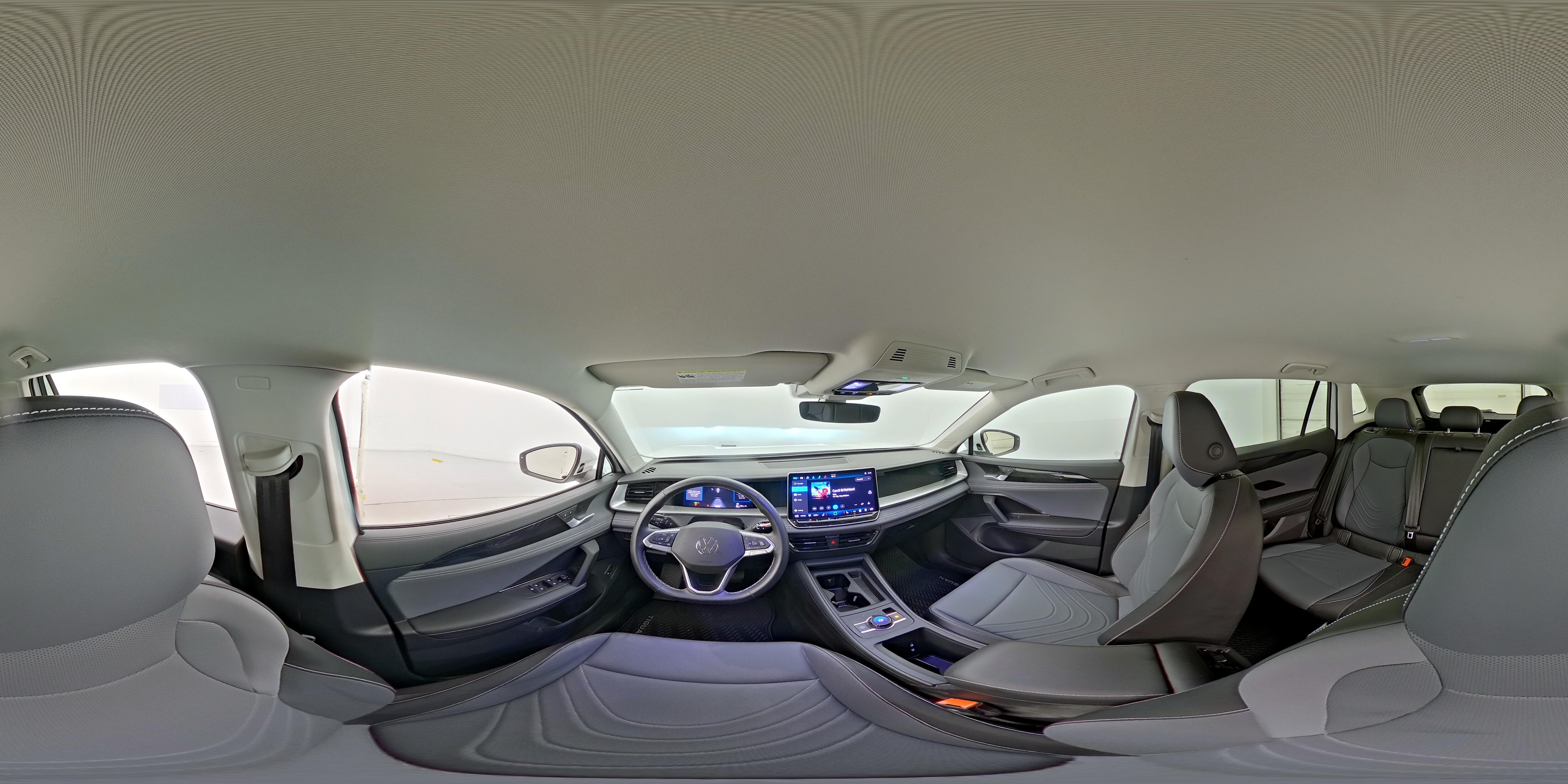 2025 Volkswagen Tiguan SE - Photo 26