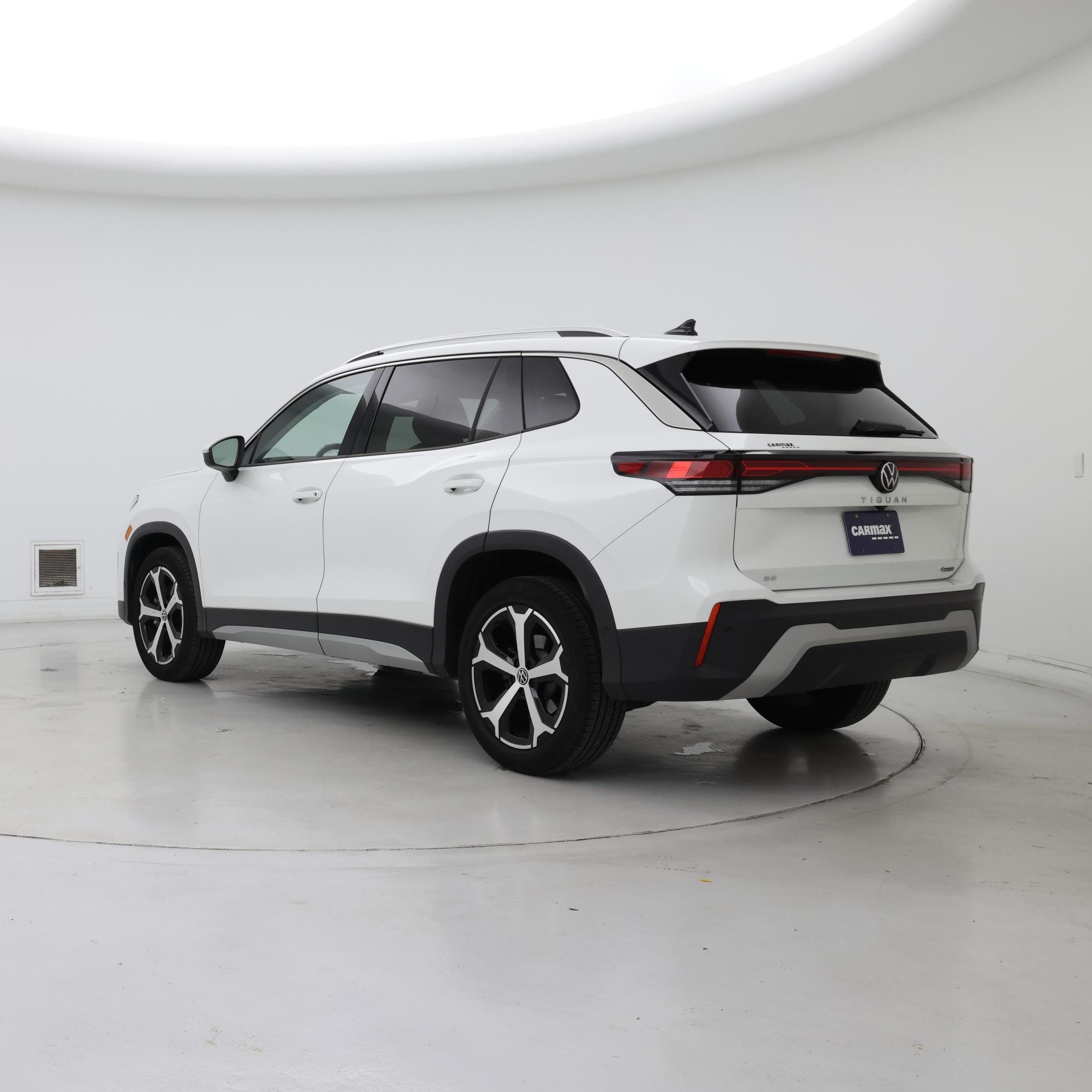 Thumbnail: 2025 Volkswagen Tiguan - 2