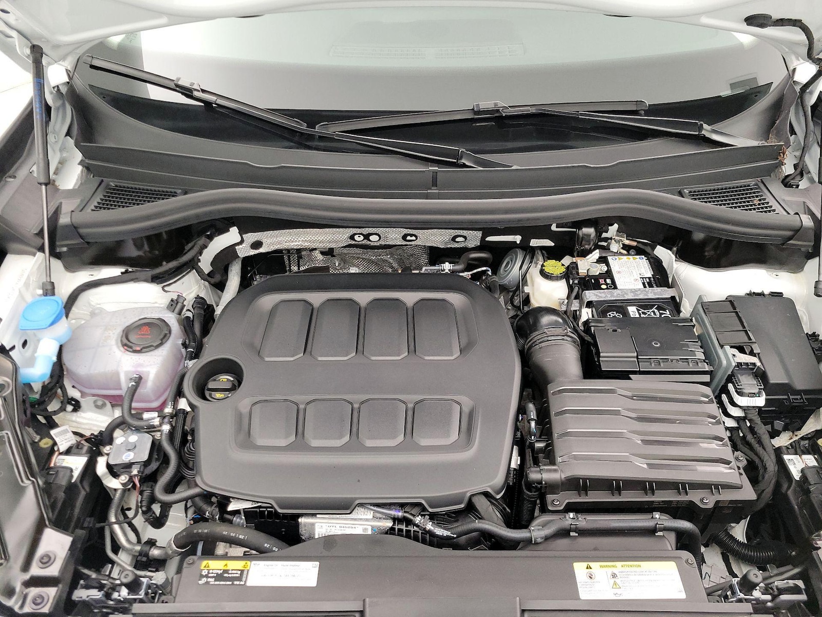2025 Volkswagen Tiguan SE - Photo 22