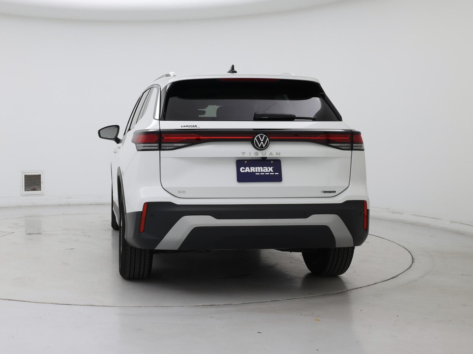 2025 Volkswagen Tiguan SE - Photo 7