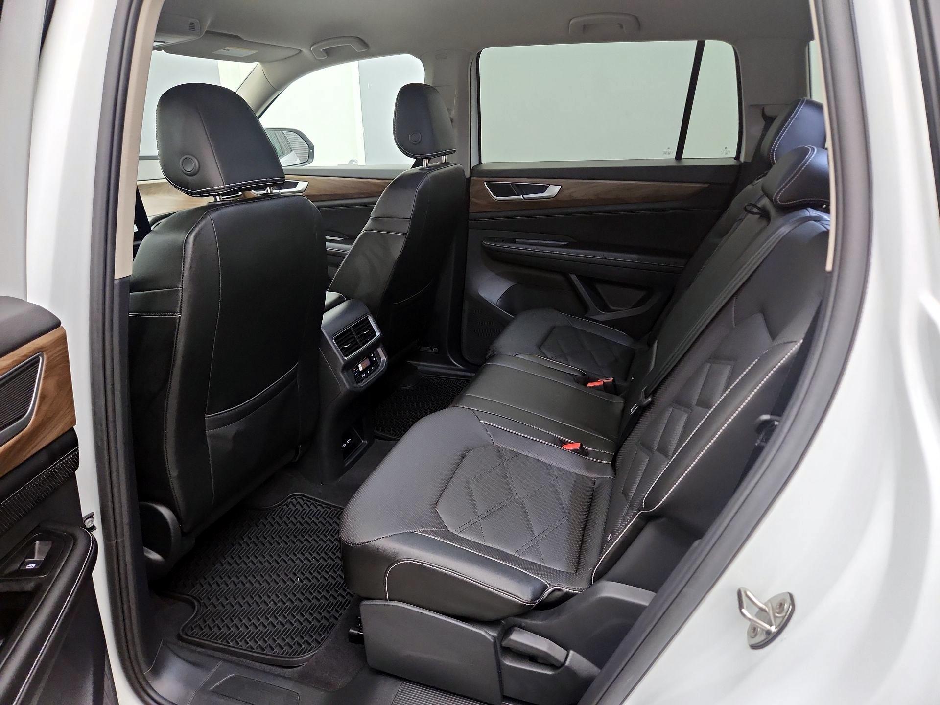 Thumbnail: 2024 Volkswagen Atlas - 19