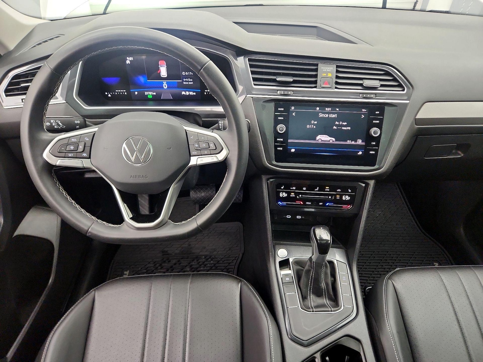 2023 Volkswagen Tiguan SE - Photo 10