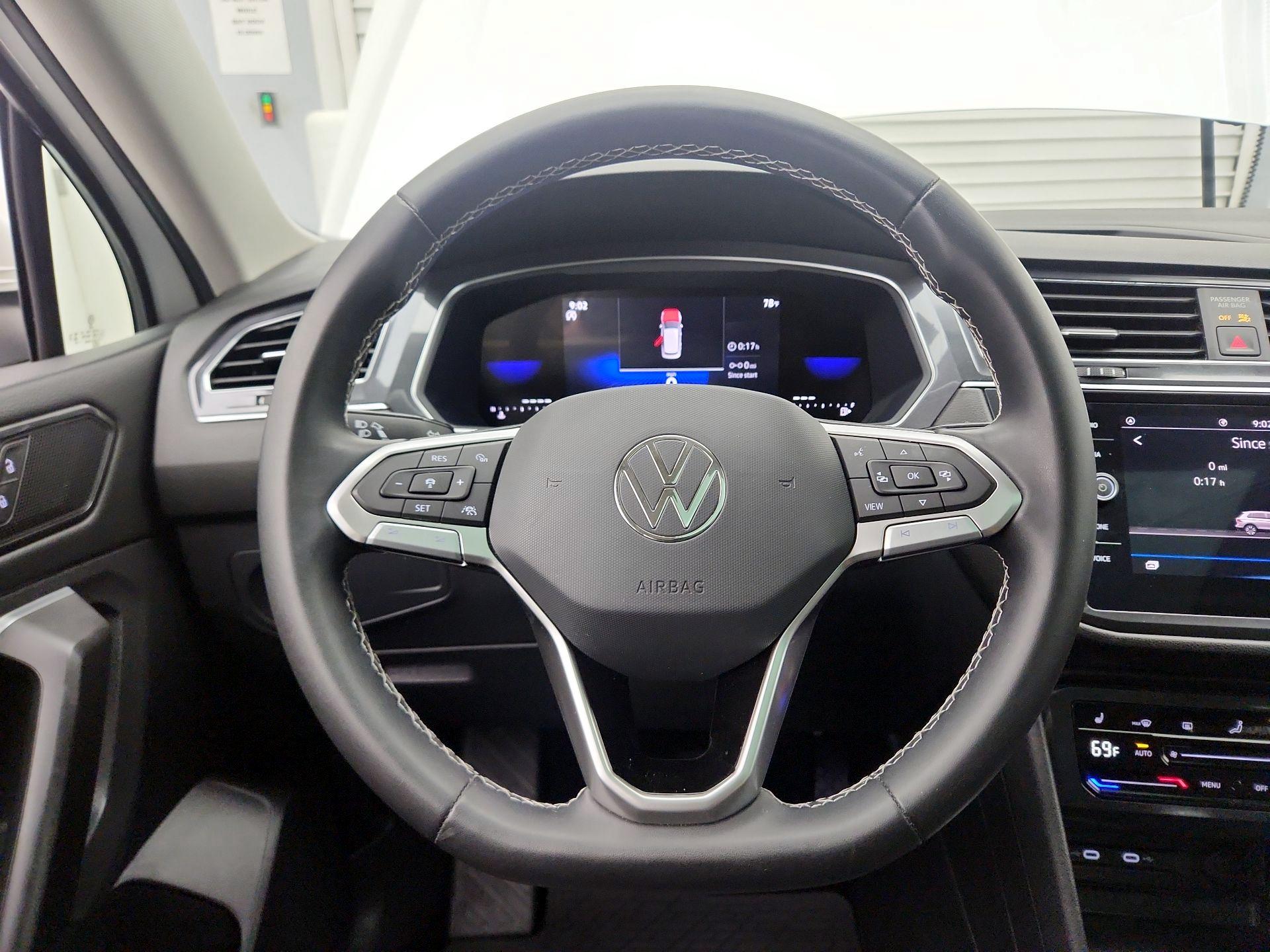 Thumbnail: 2023 Volkswagen Tiguan - 10