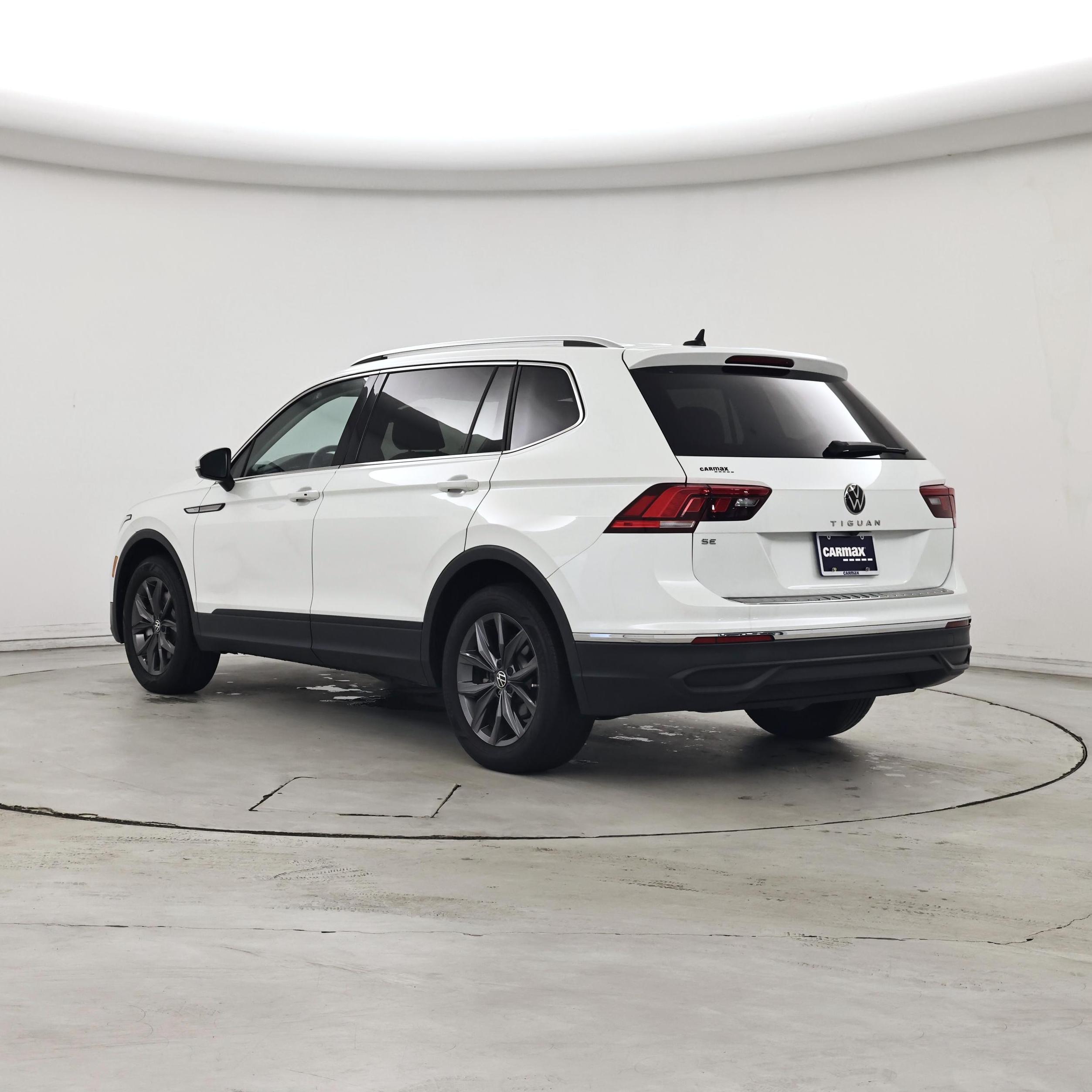 Thumbnail: 2023 Volkswagen Tiguan - 2