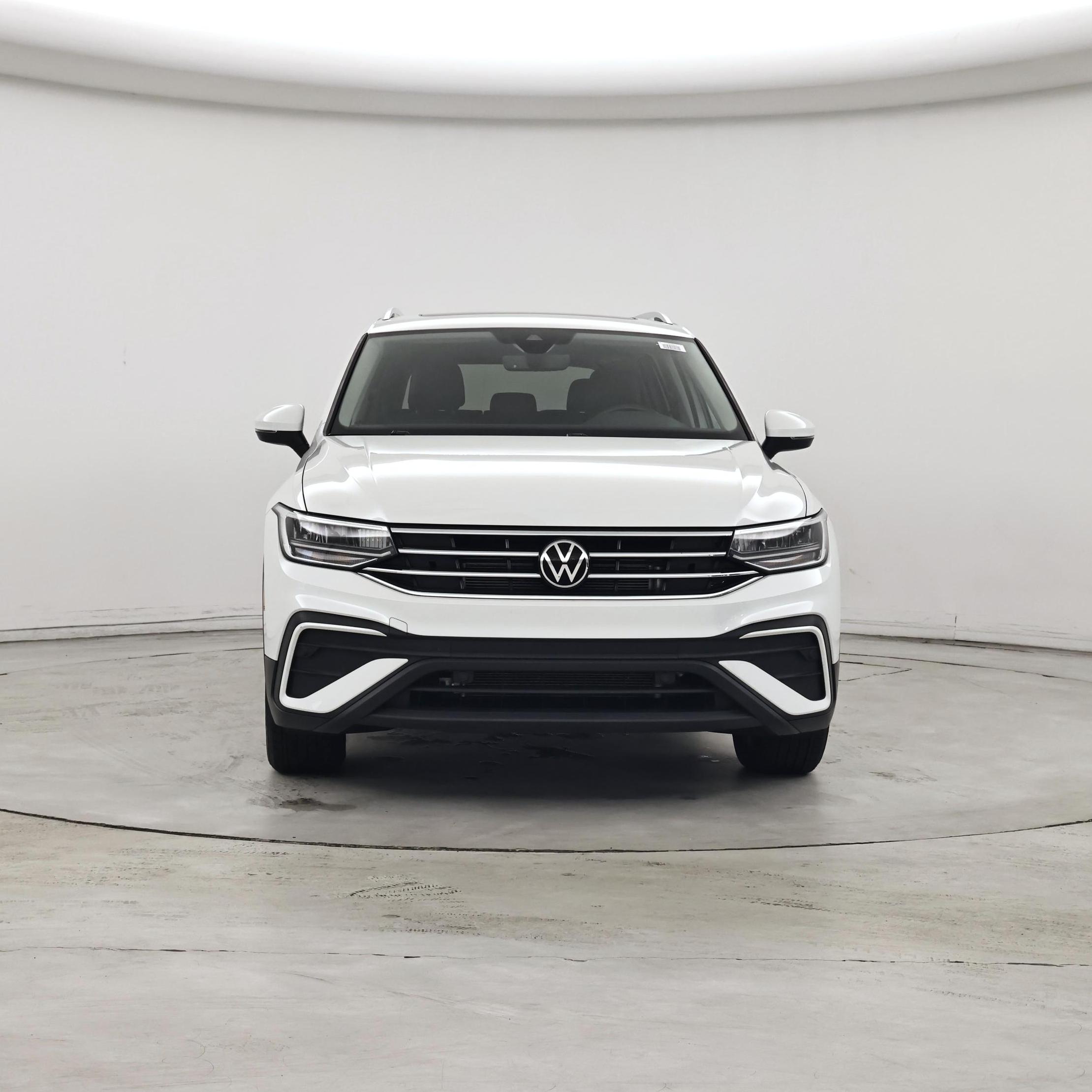Thumbnail: 2023 Volkswagen Tiguan - 5