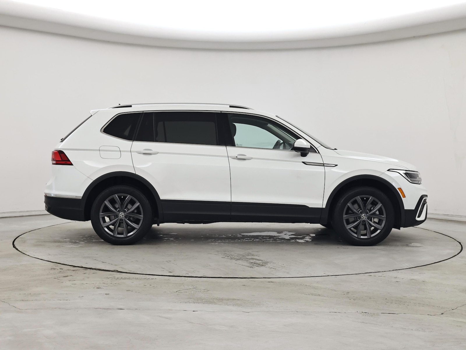2023 Volkswagen Tiguan SE - Photo 8