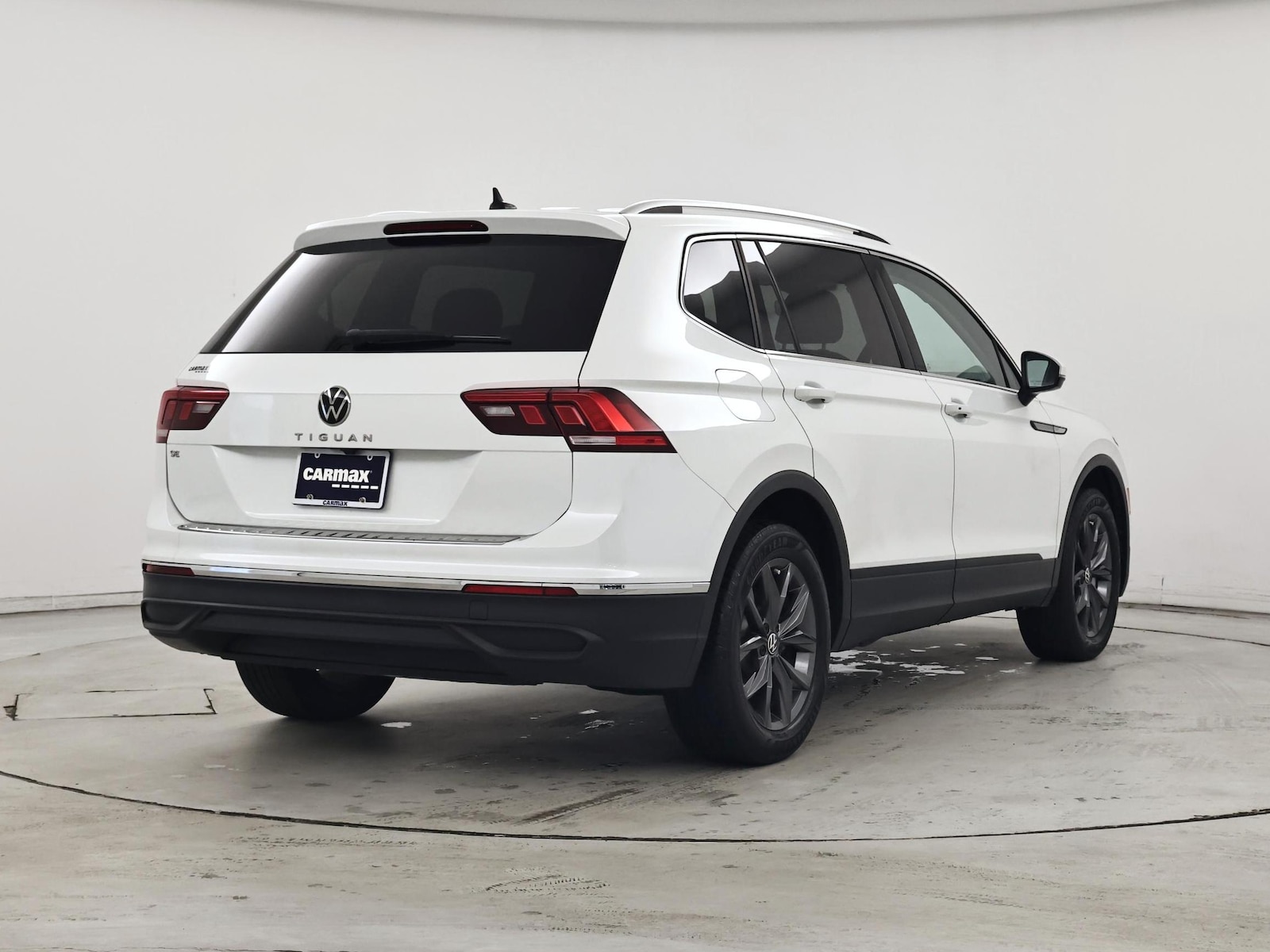 2023 Volkswagen Tiguan SE - Photo 9