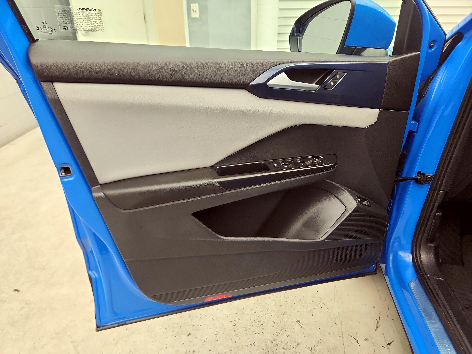 Thumbnail: 2023 Volkswagen Taos - 12