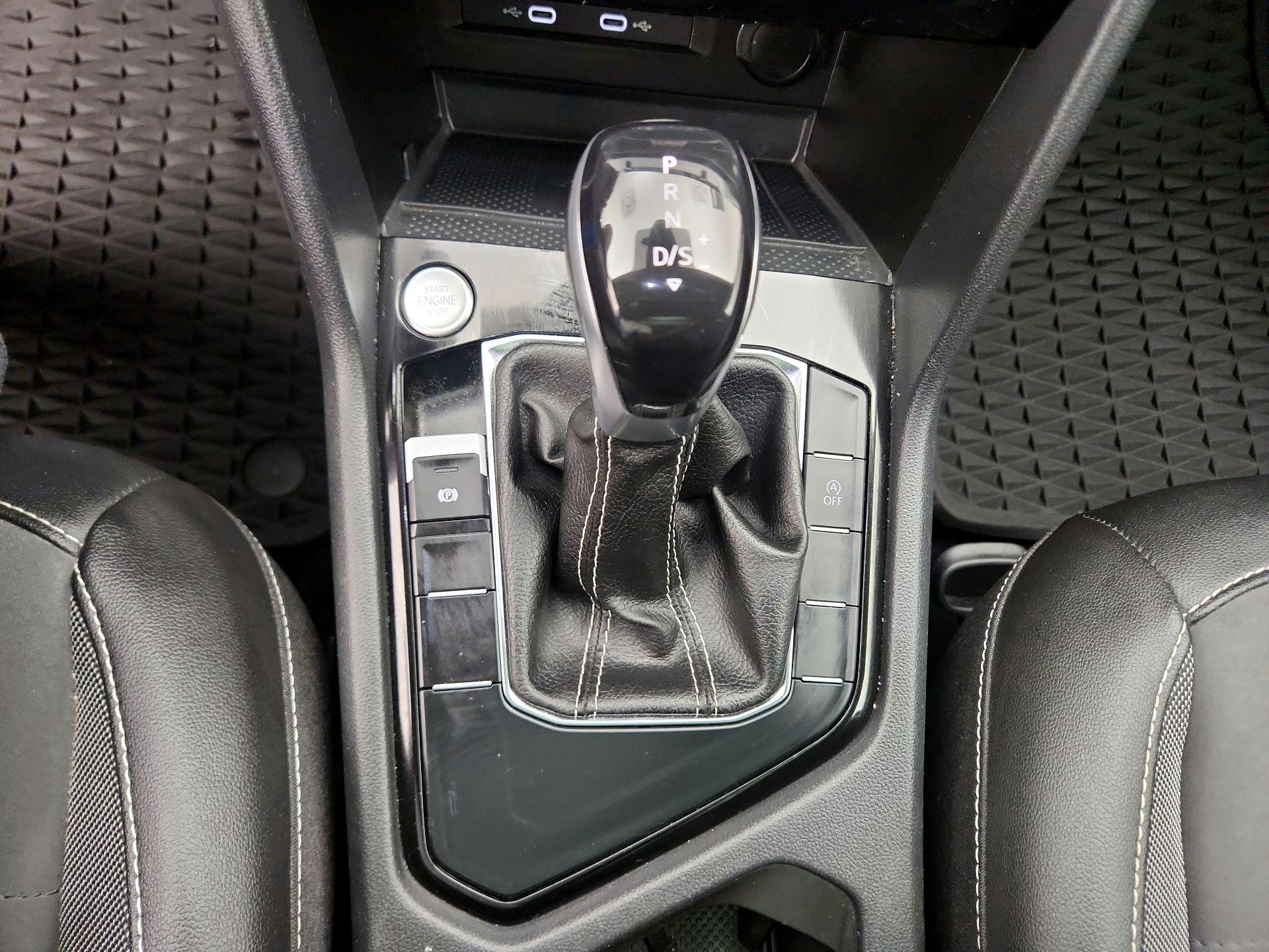 Thumbnail: 2023 Volkswagen Taos - 17