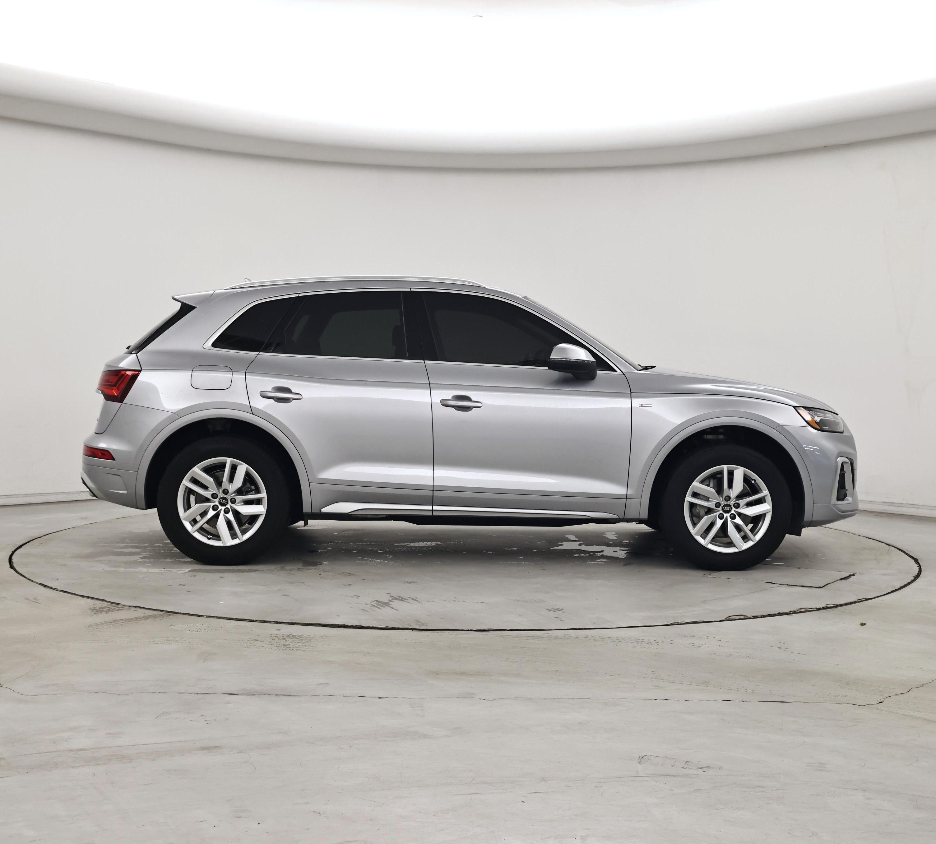 Thumbnail: 2023 Audi Q5 - 7