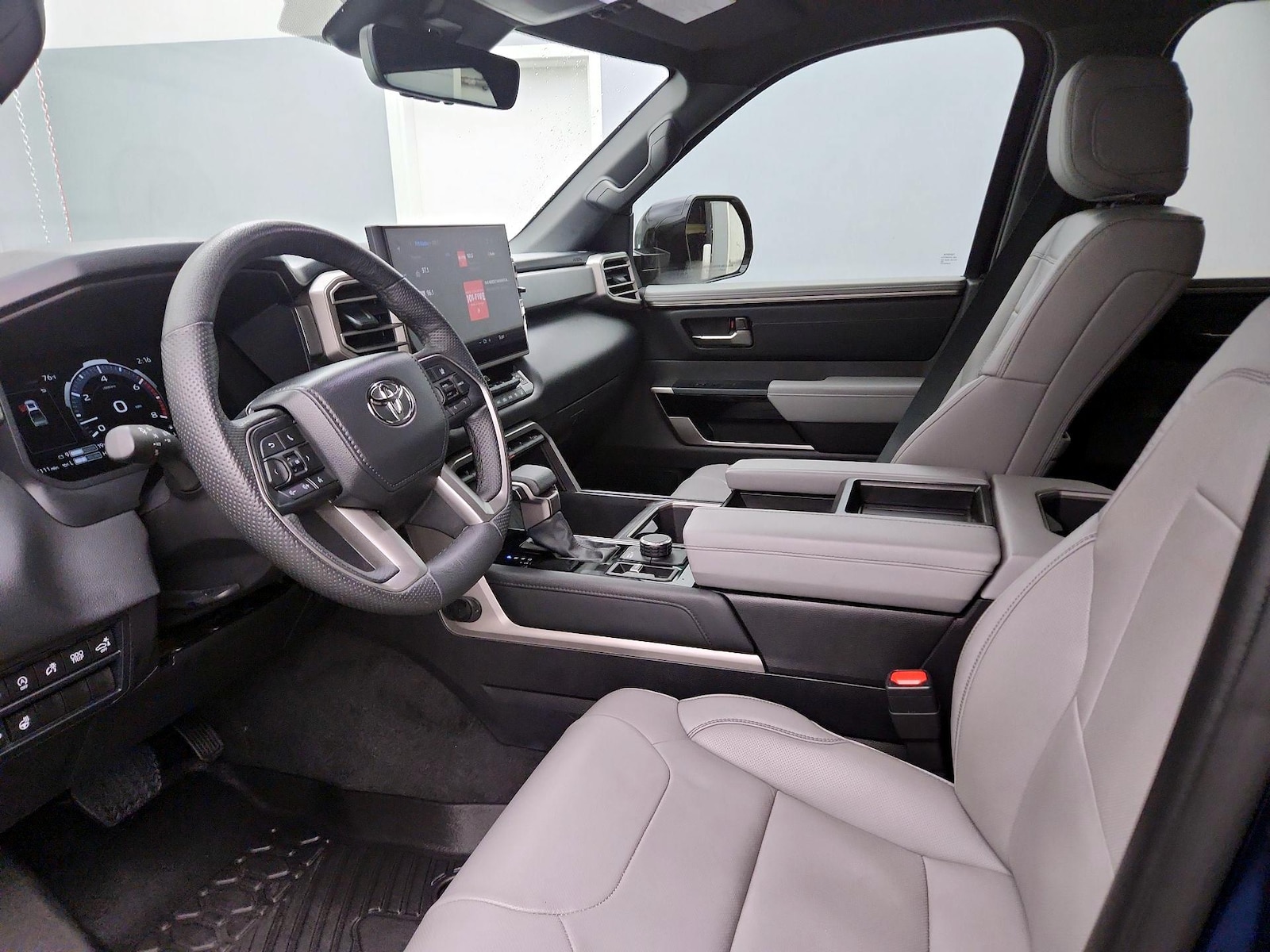 2026 Toyota Tundra Limited - Photo 12