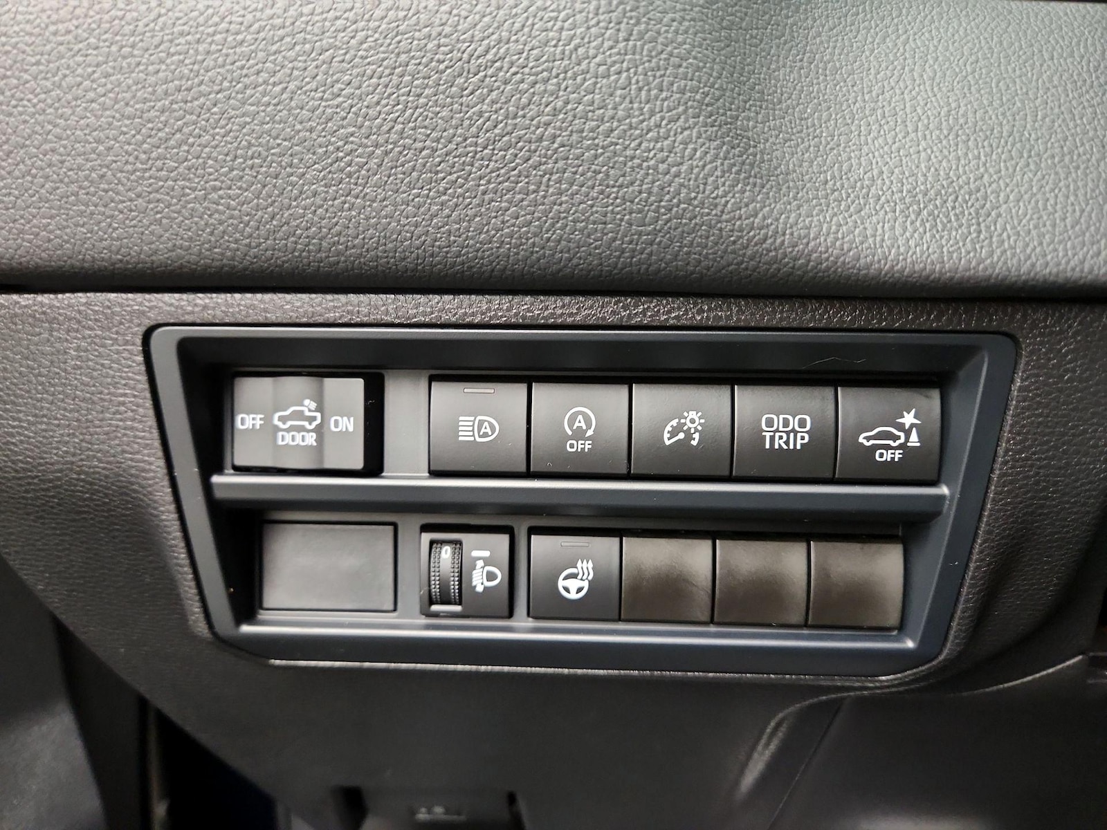 2026 Toyota Tundra Limited - Photo 14