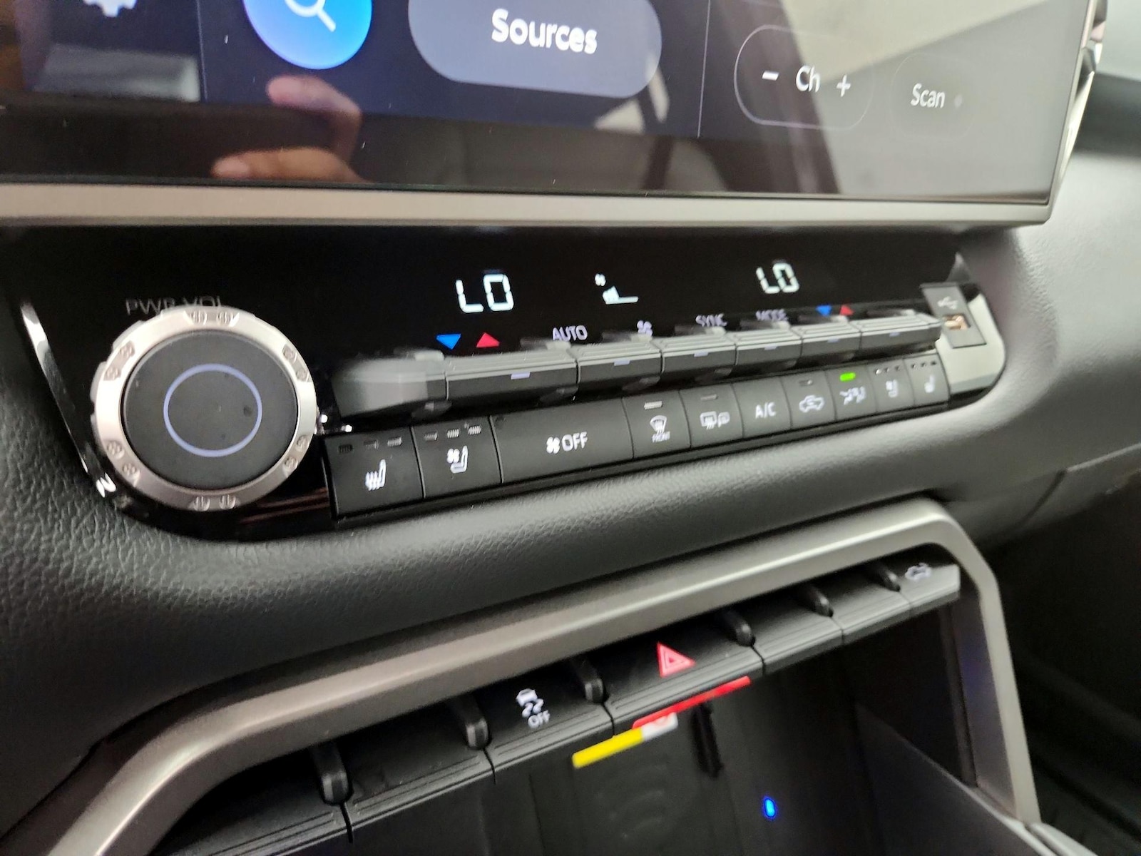2026 Toyota Tundra Limited - Photo 17