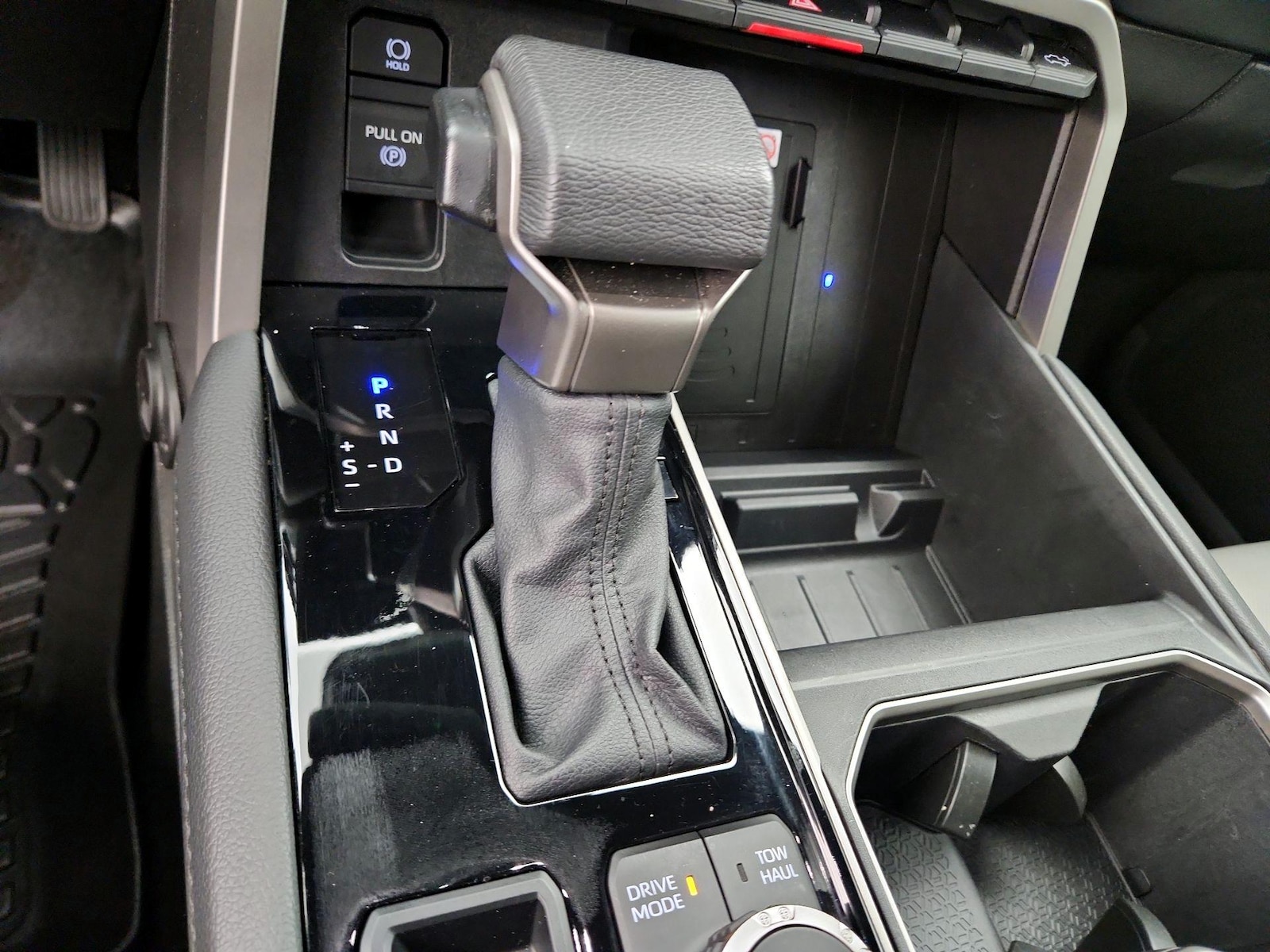 2026 Toyota Tundra Limited - Photo 18