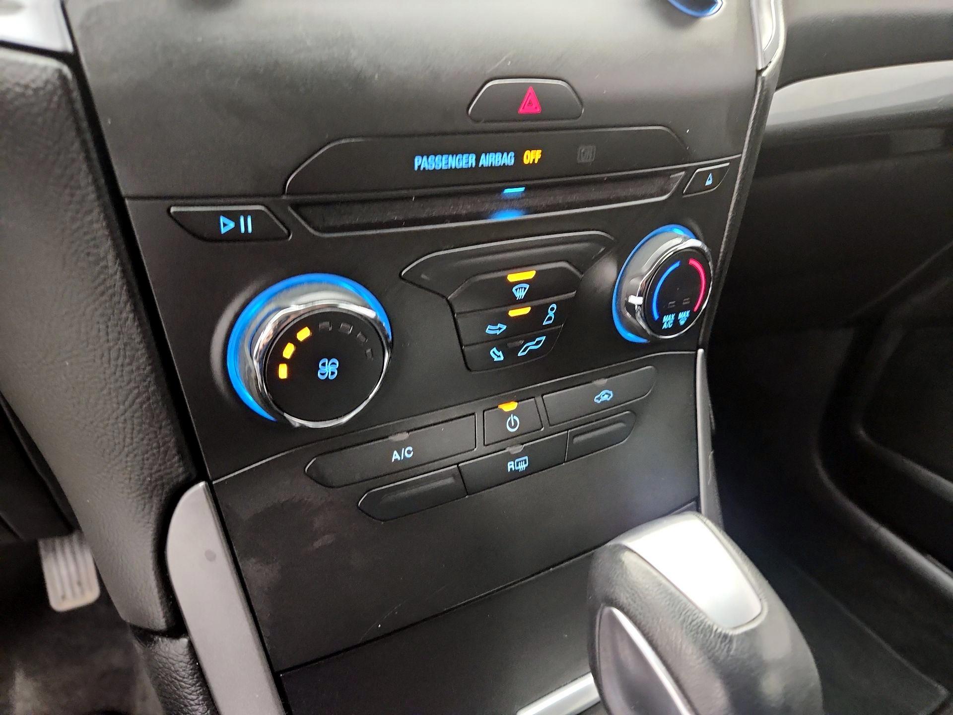 Thumbnail: 2017 Ford Edge - 16