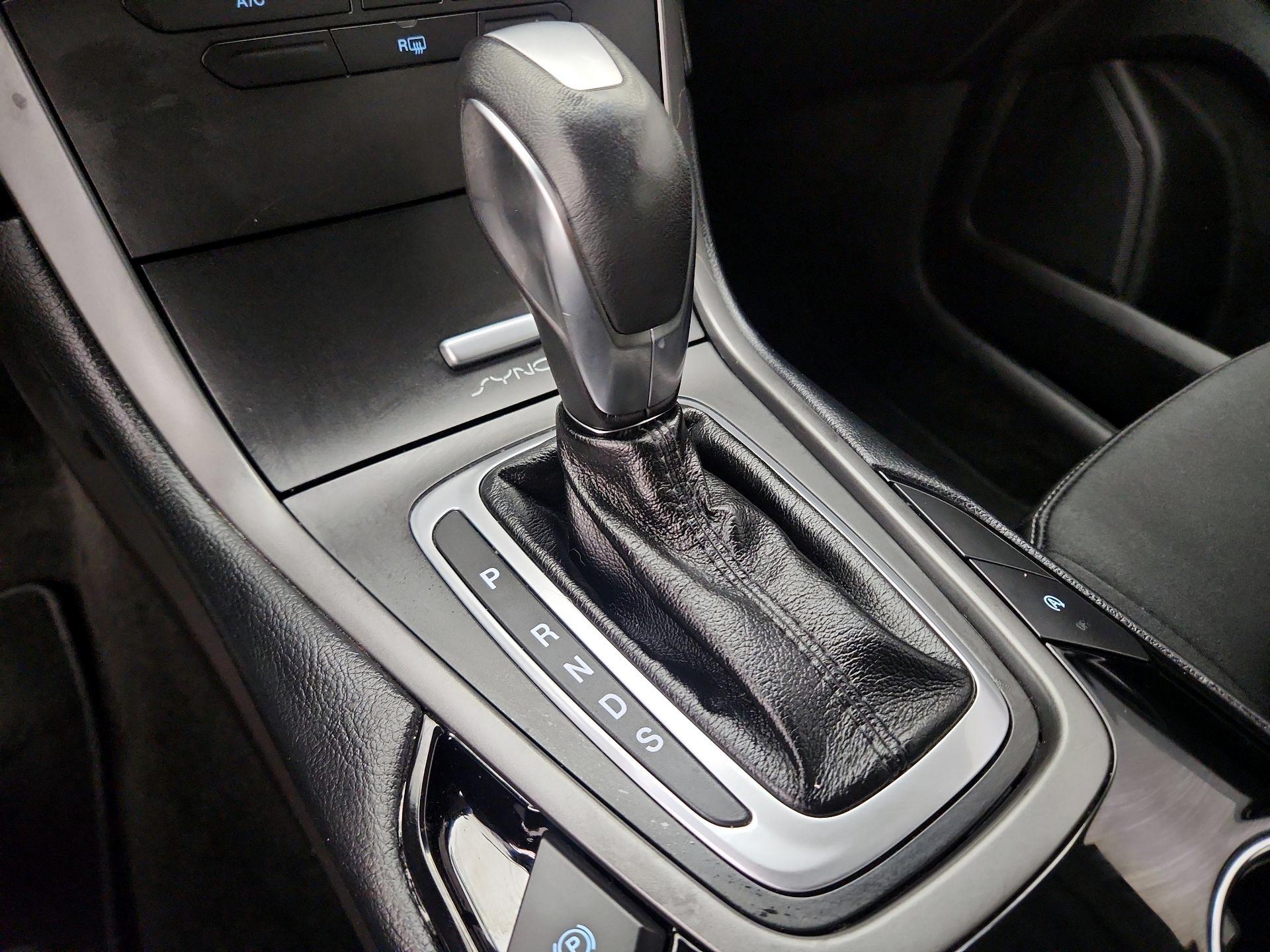Thumbnail: 2017 Ford Edge - 17