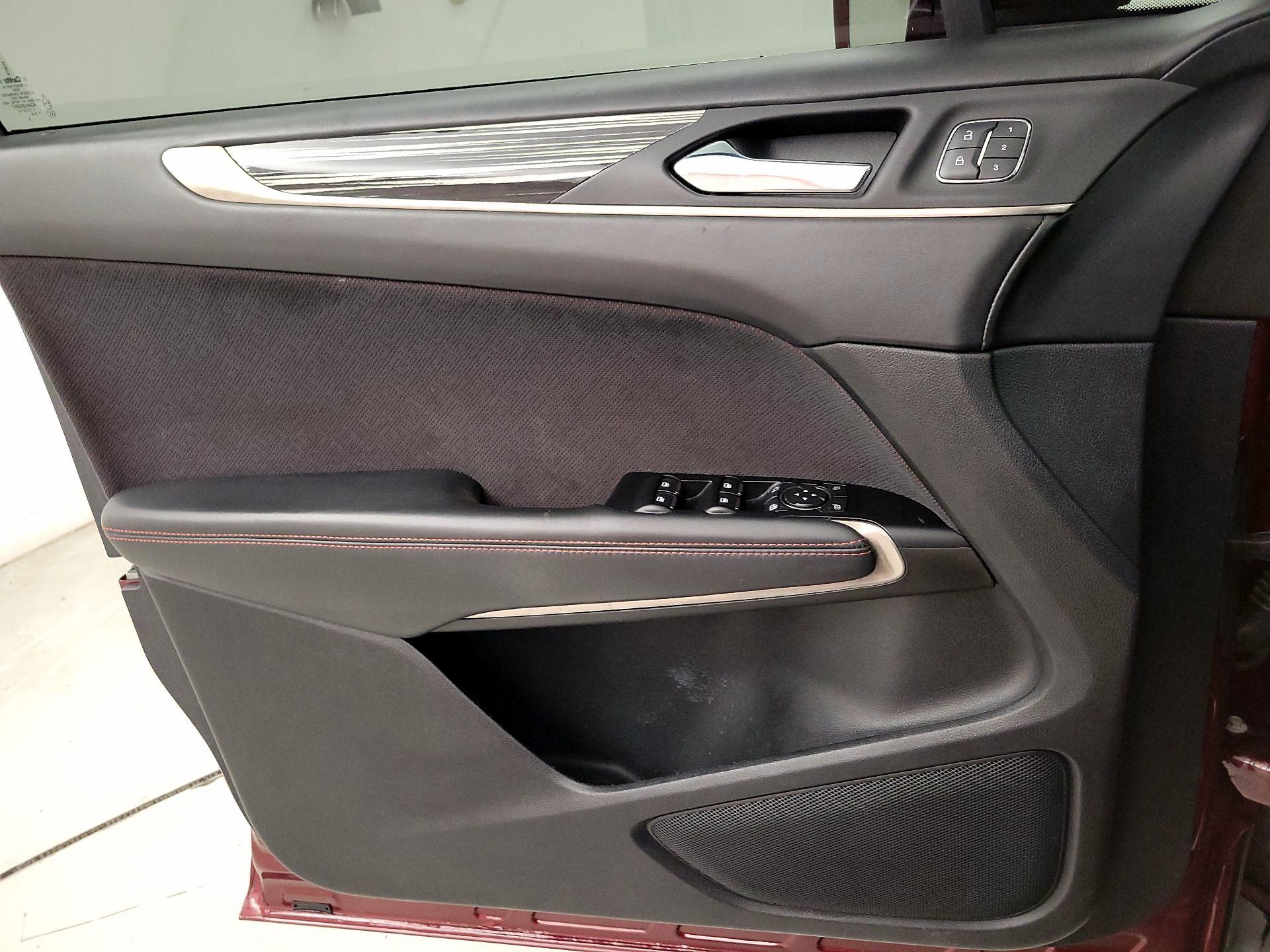 Thumbnail: 2017 Lincoln MKC - 12
