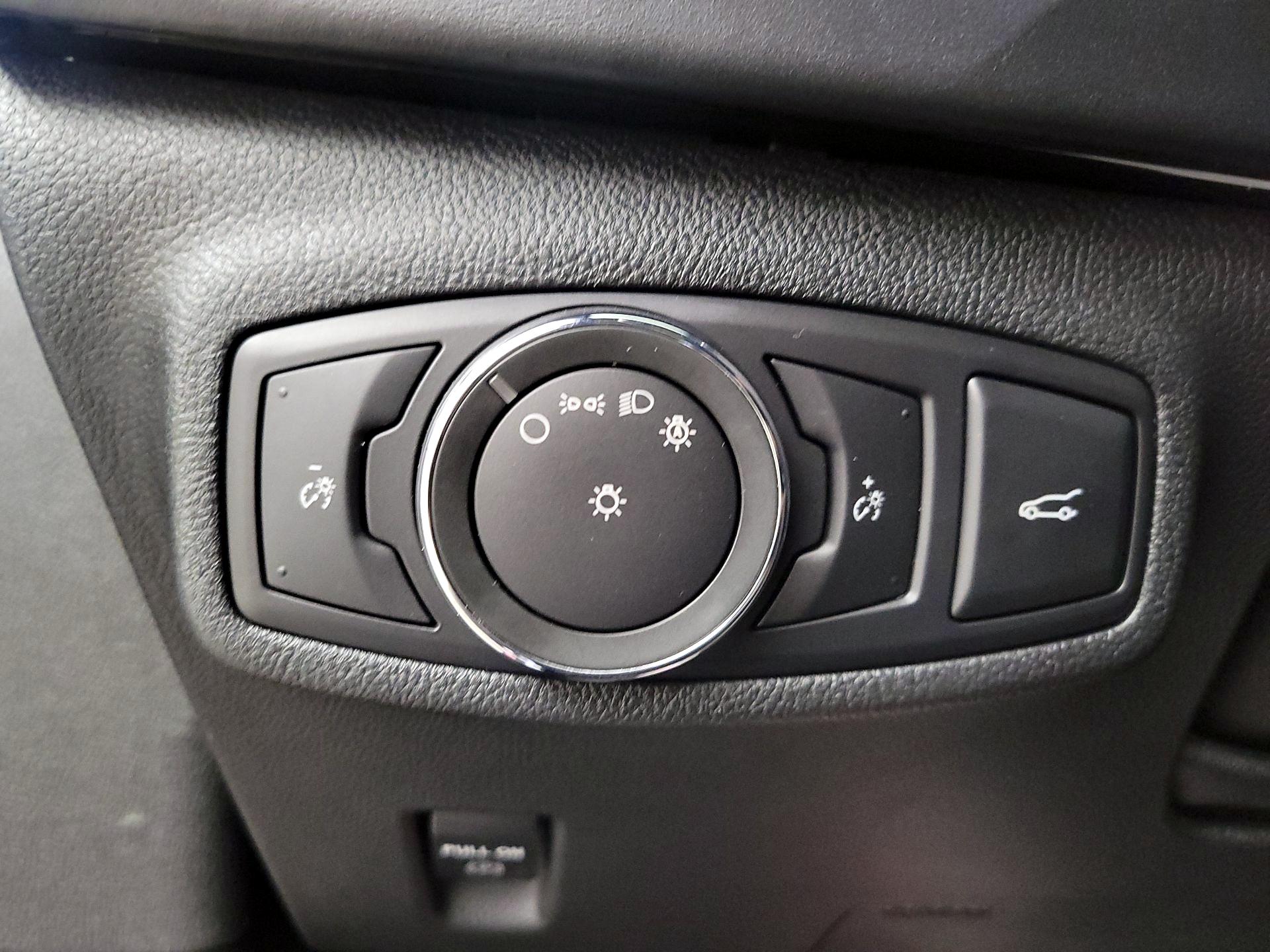Thumbnail: 2017 Lincoln MKC - 13