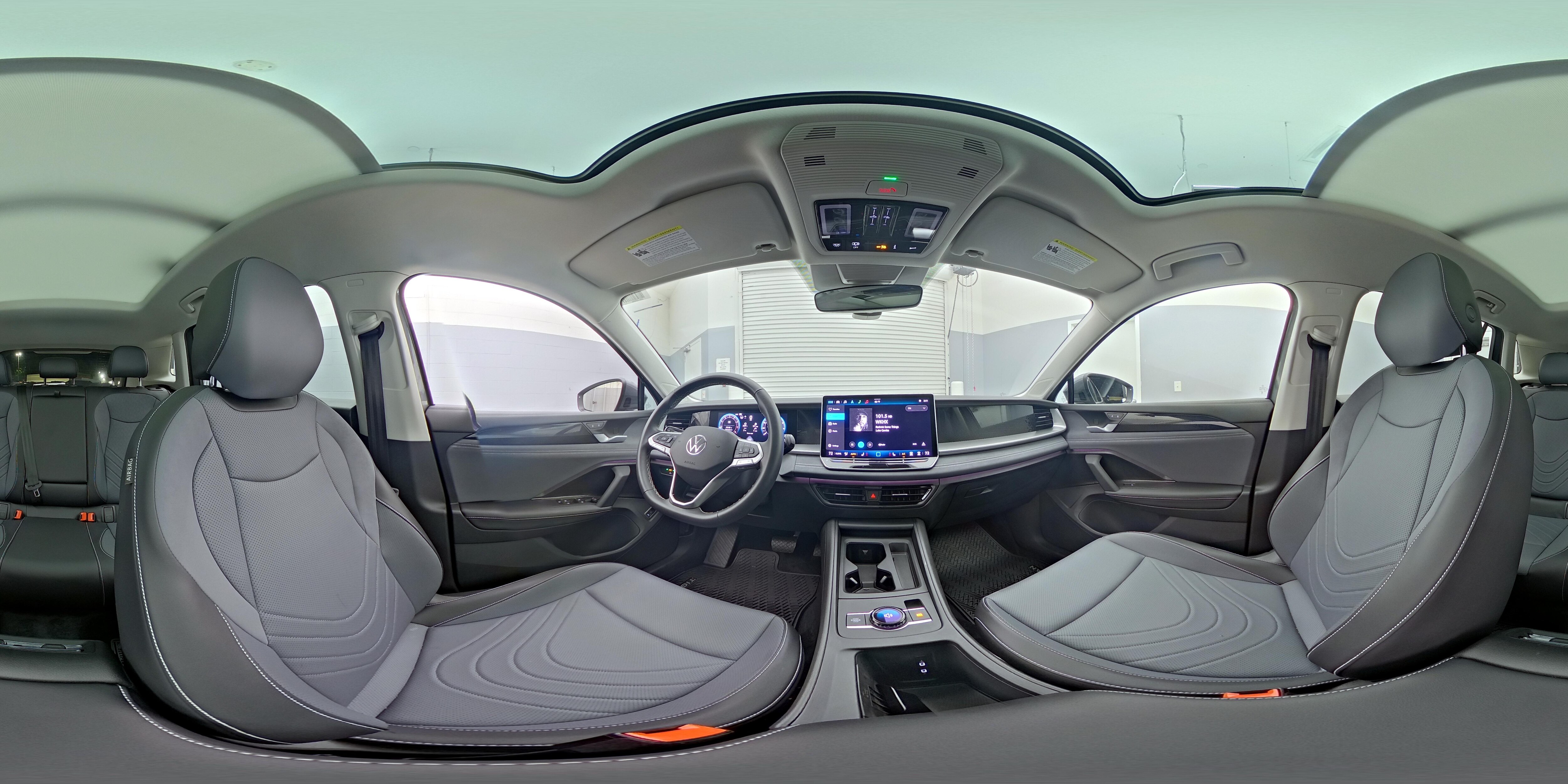 2025 Volkswagen Tiguan SE - Photo 24